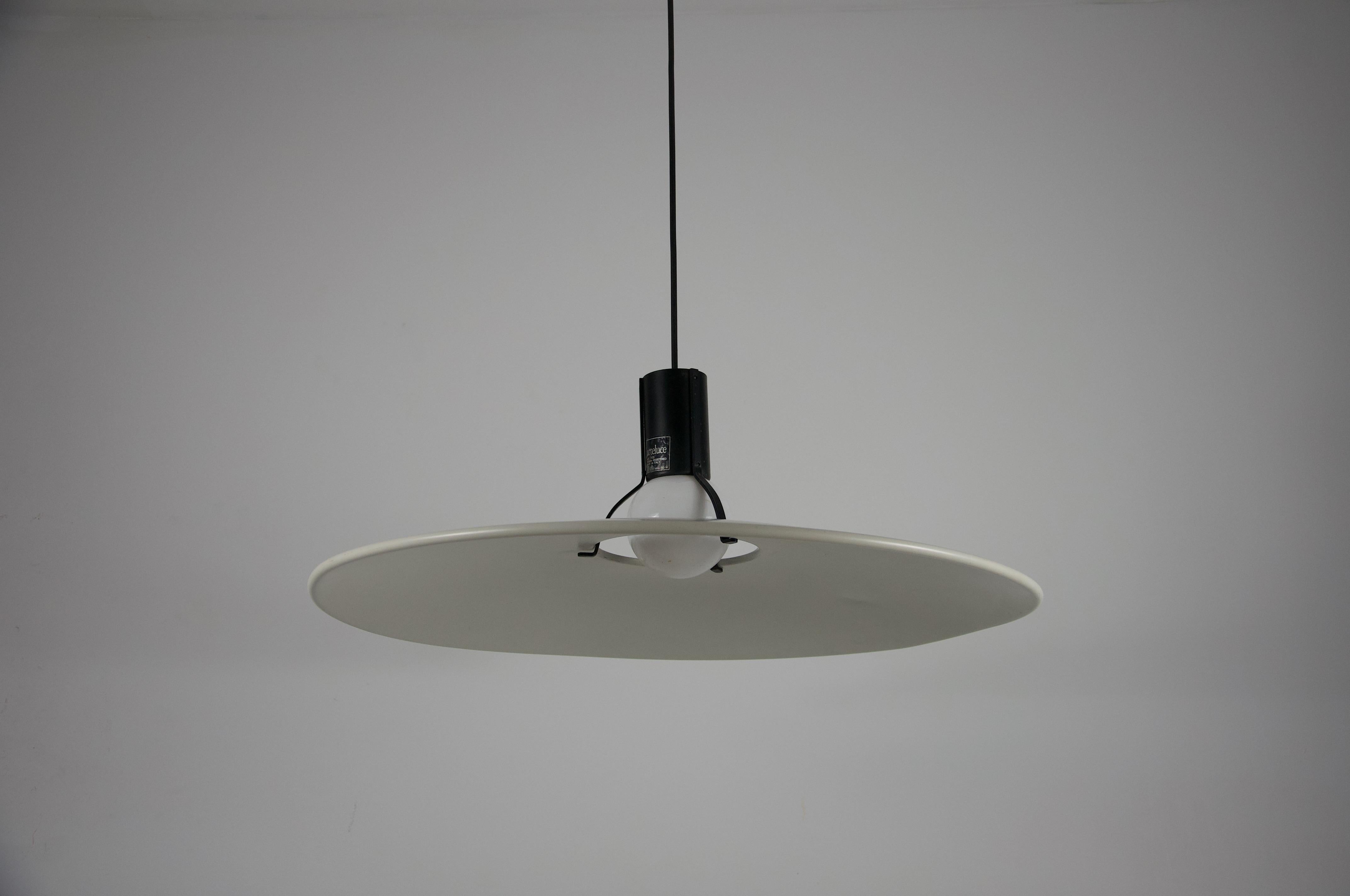 Italian Modell 2133 Ceiling Lamp by Gino Sarfatti for Arteluce, 1972 For Sale
