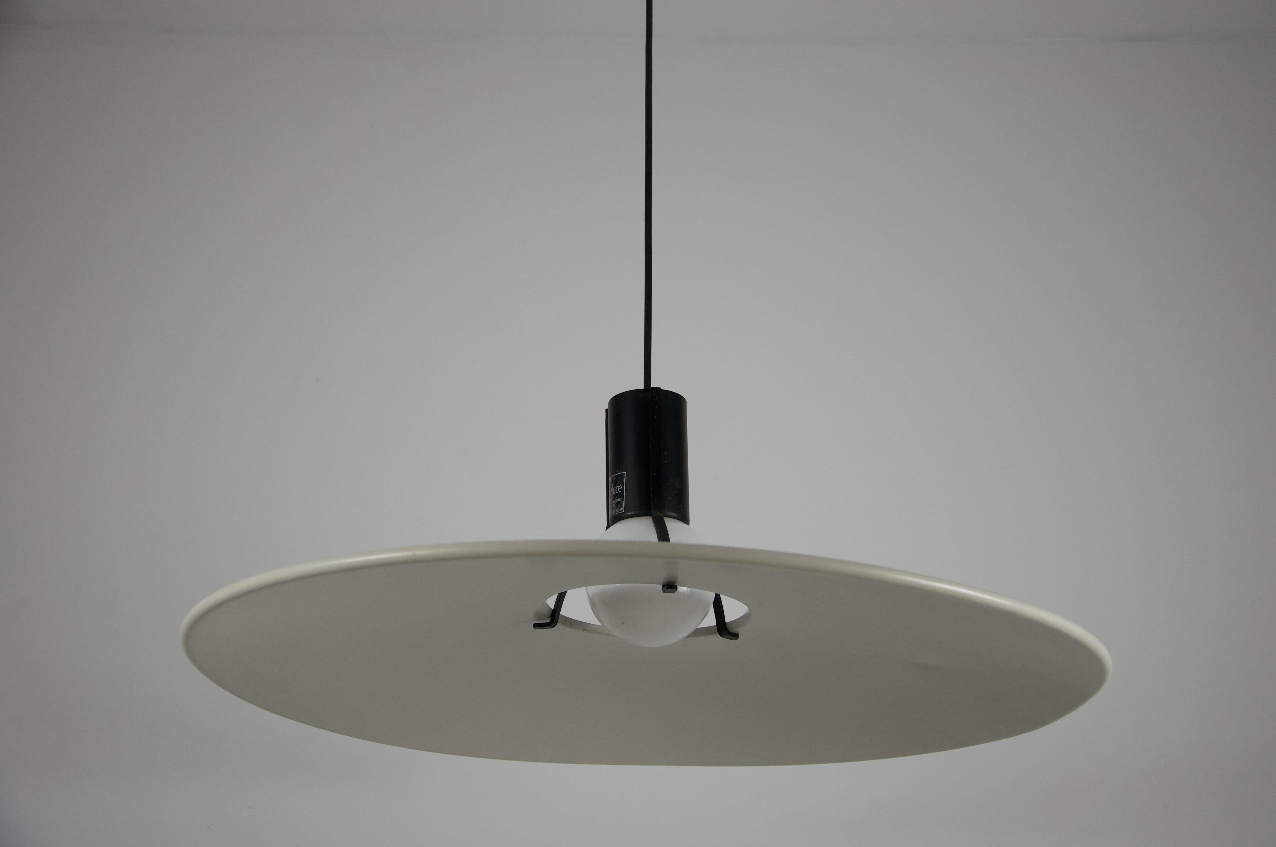 Modell 2133 Ceiling Lamp by Gino Sarfatti for Arteluce, 1972 In Good Condition For Sale In Hagenbach, DE