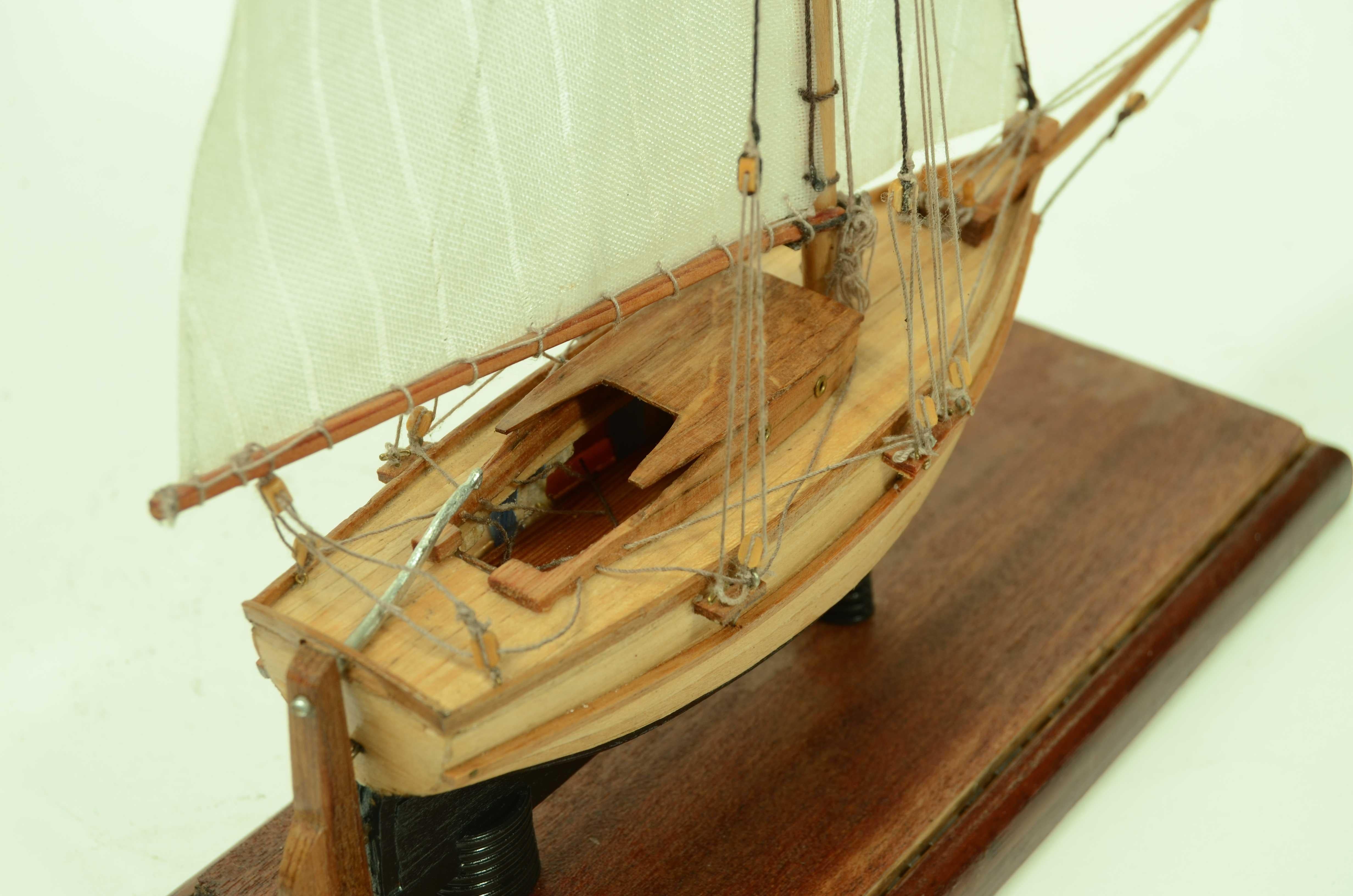 20th Century Modellino del Cutter Aurico Sorella del 1858 restaurato nel 1990 da Sciarelli For Sale