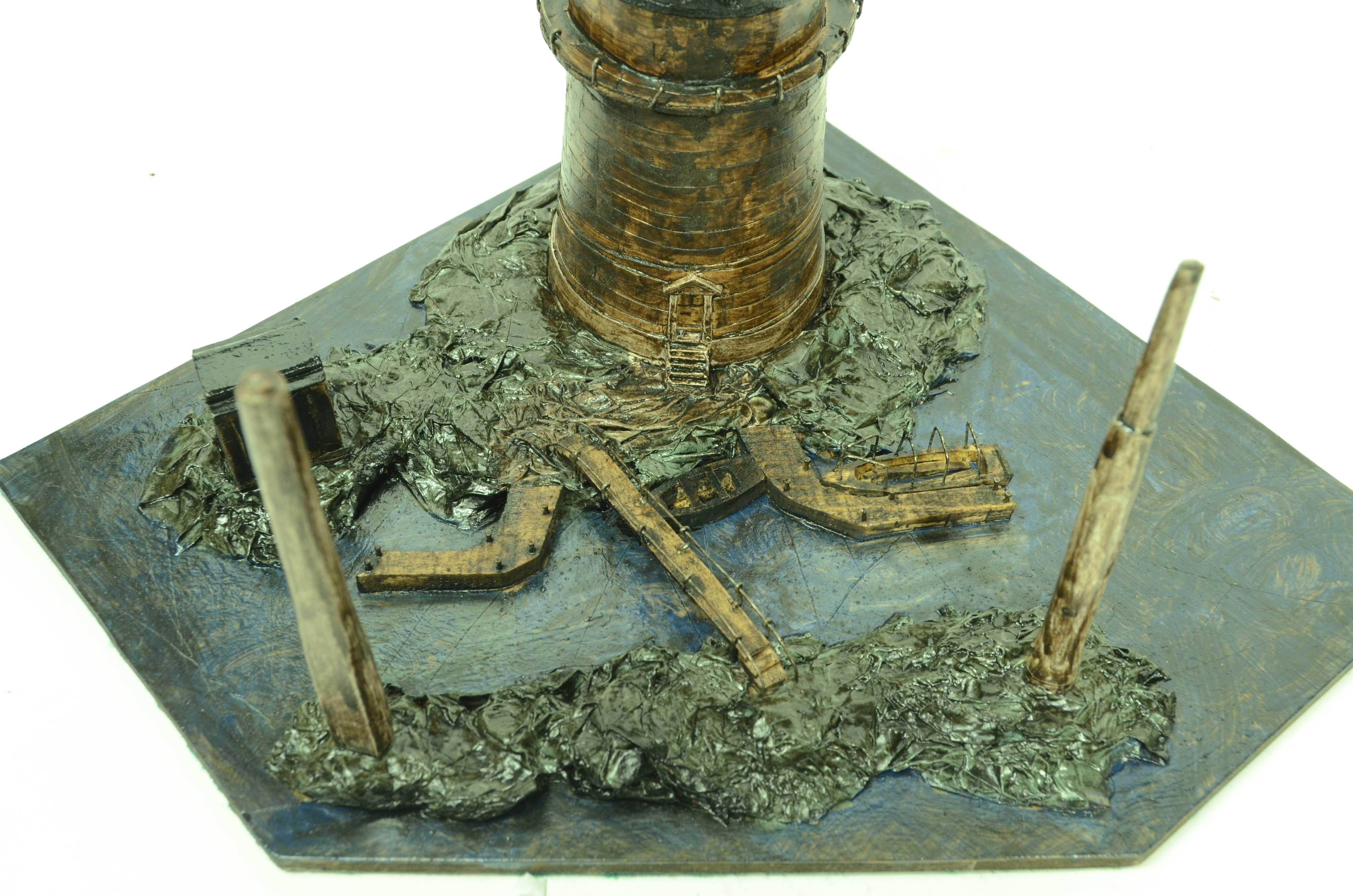 Modellino di faro realizzato negli anni Cinquanta in cartapesta, gesso e legno For Sale 5