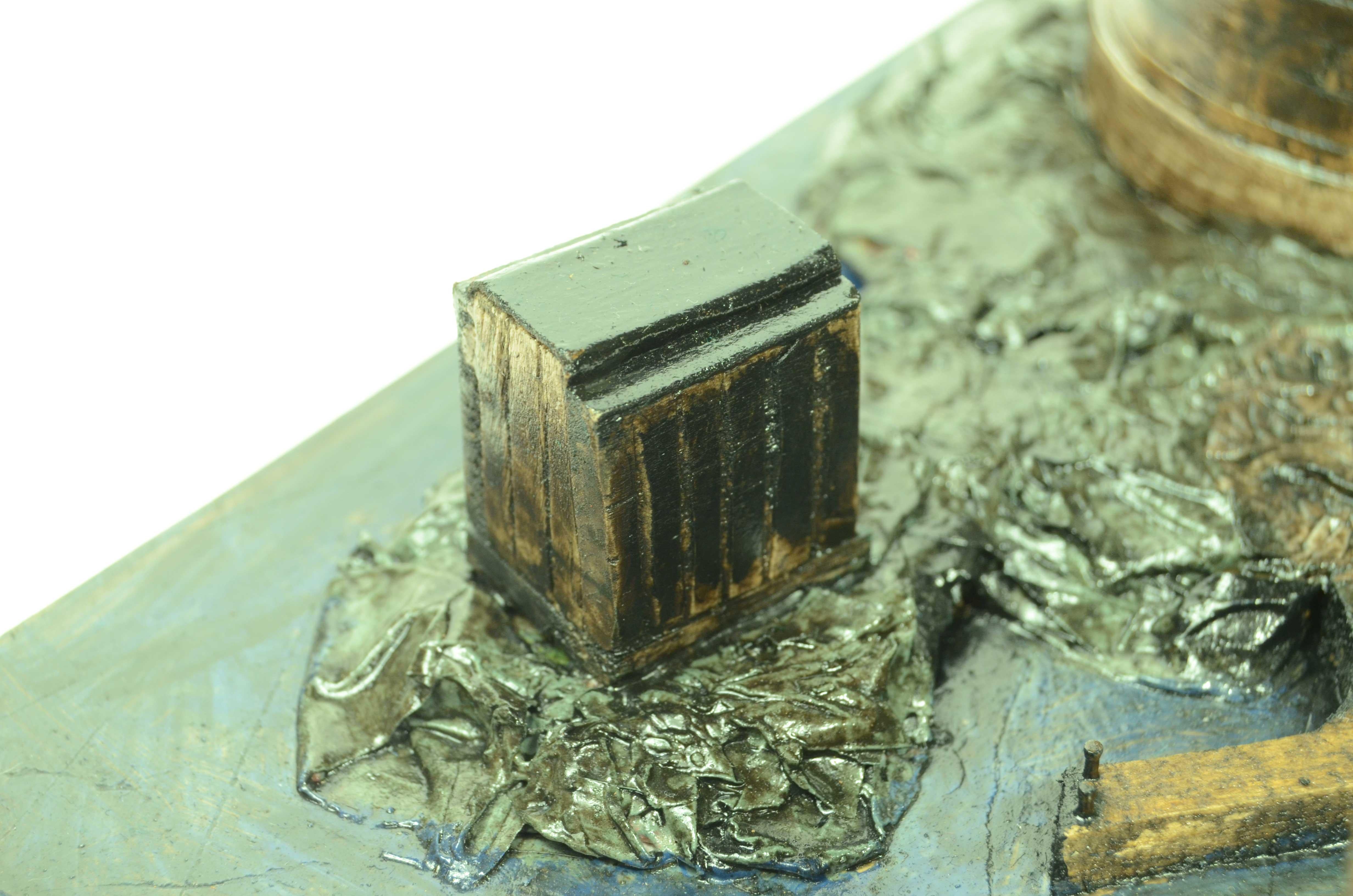 Modellino di faro realizzato negli anni Cinquanta in cartapesta, gesso e legno For Sale 7