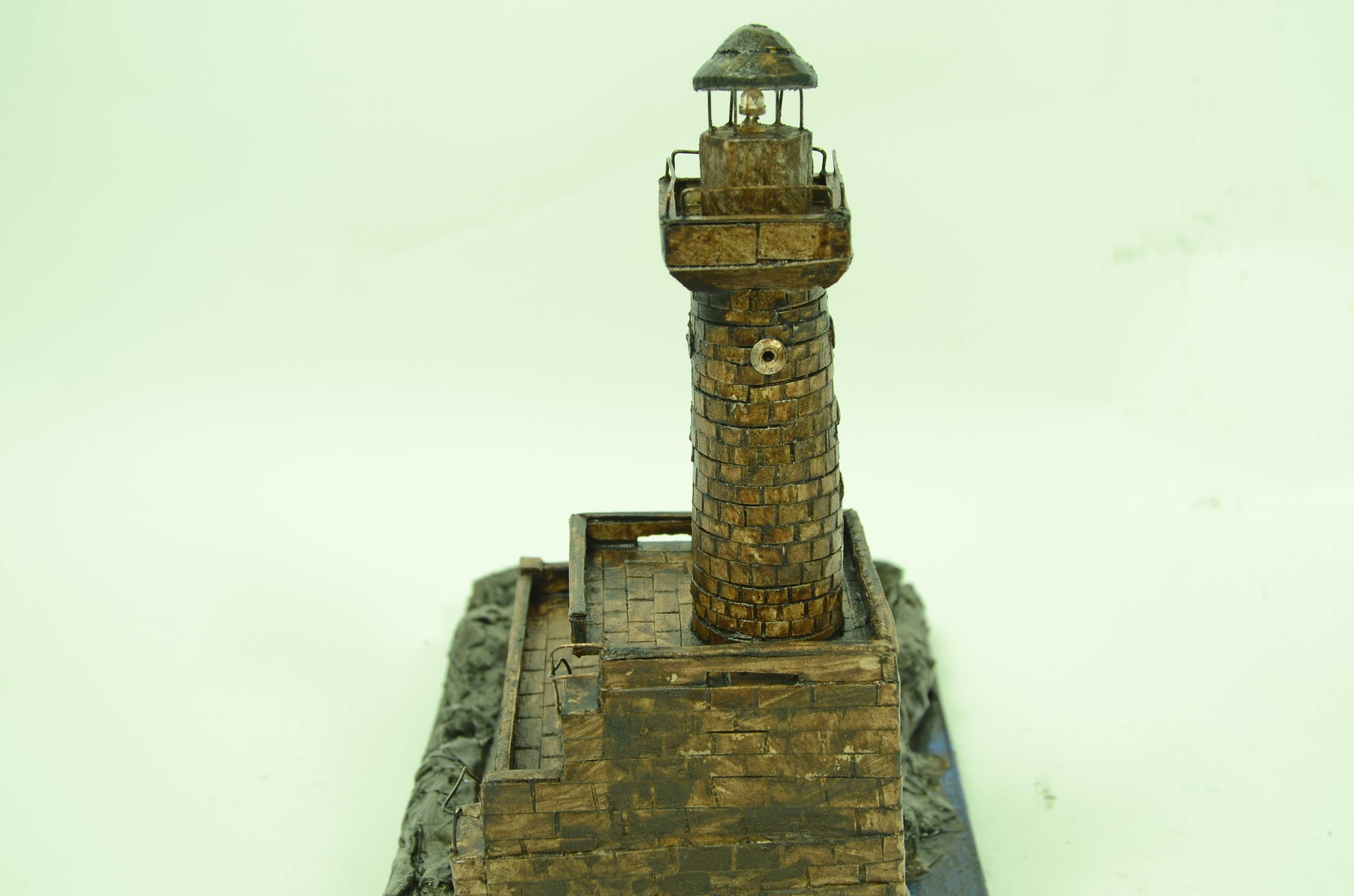 Faro-Modell, hergestellt in den fünfziger Jahren in Gipskarton und Holz im Angebot 10