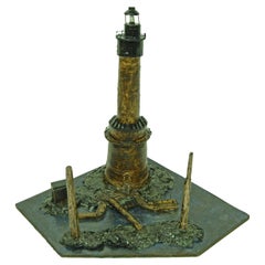 Modellino di faro realizzato negli anni Cinquanta in cartapesta, gesso e legno
