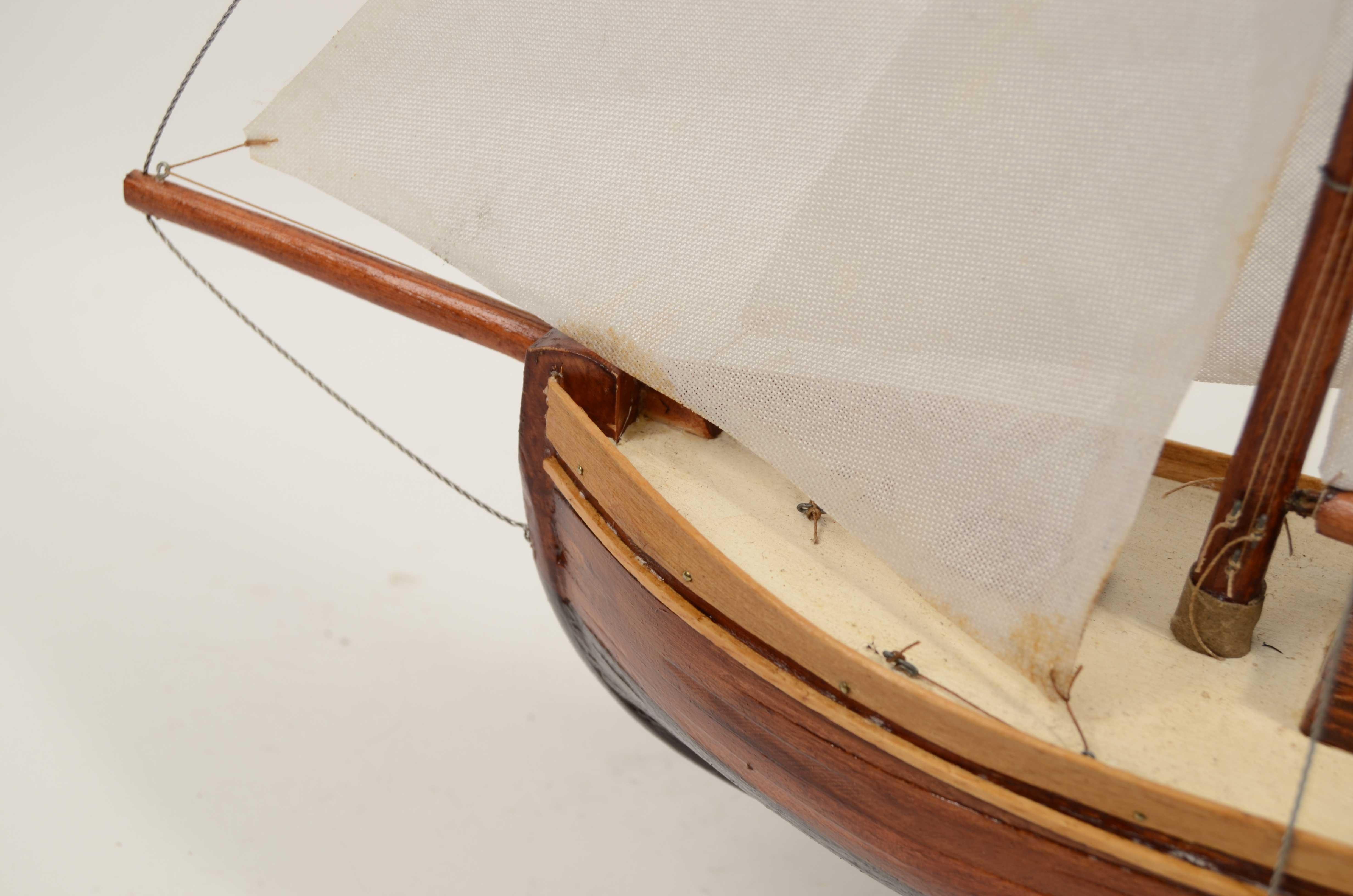 Modèle réduit du coupeur aurique San Nicolo de Carlo Sciarelli datant des années 1980 en vente 6