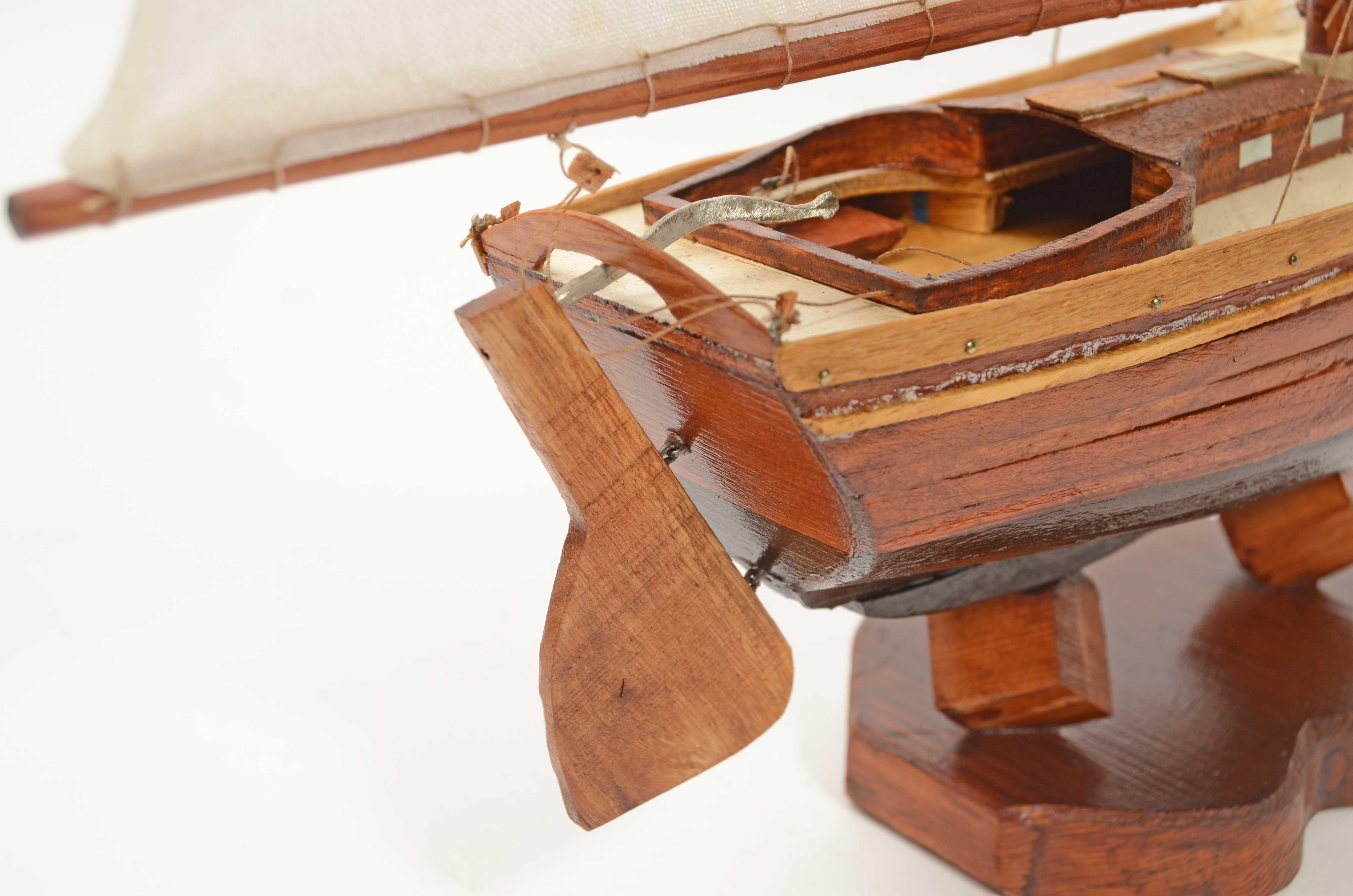 Modèle réduit du coupeur aurique San Nicolo de Carlo Sciarelli datant des années 1980 en vente 12