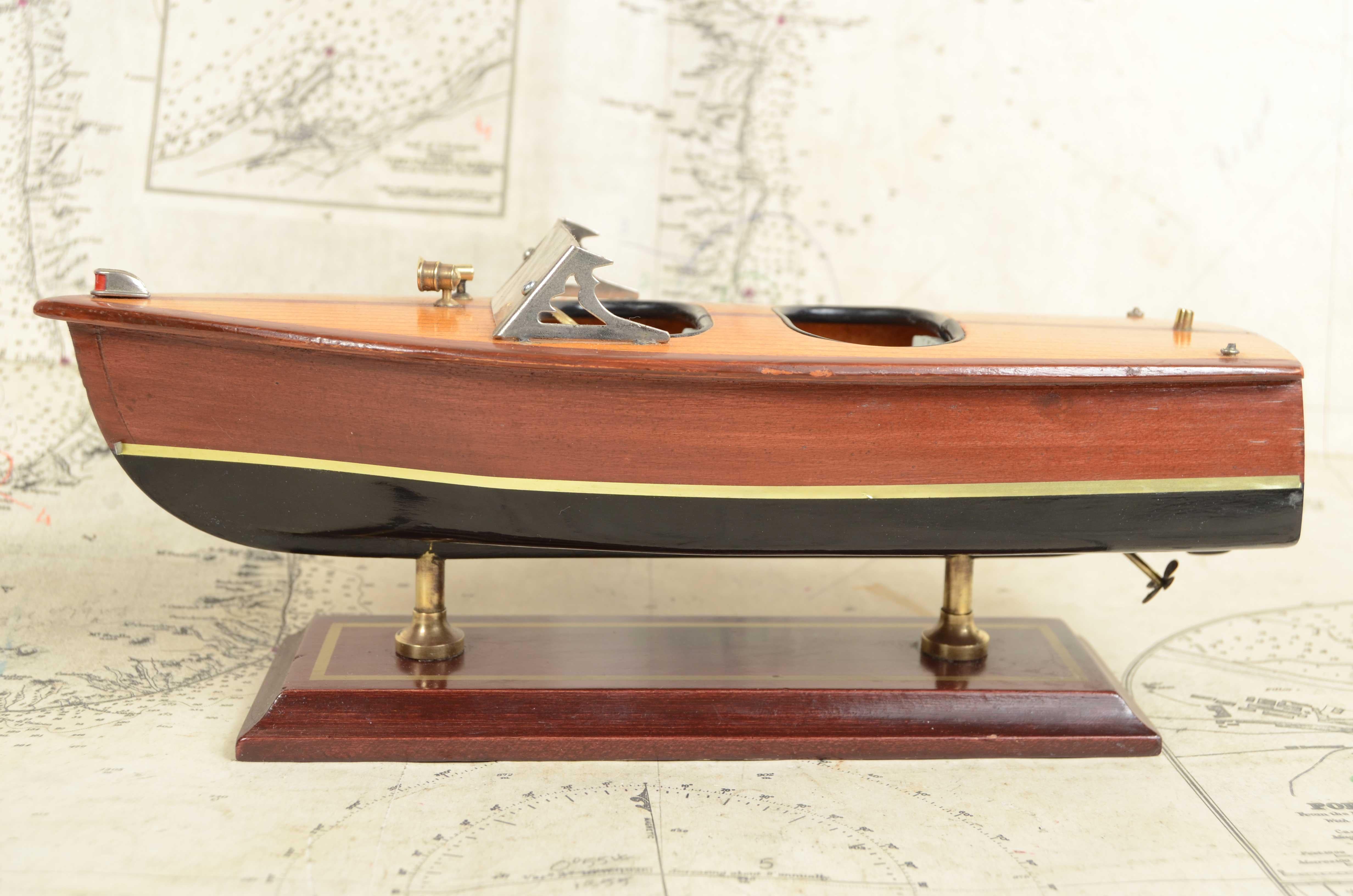 Maßstabsgetreues Modell eines italienischen Motorboots aus den 1950er Jahren im Angebot 2