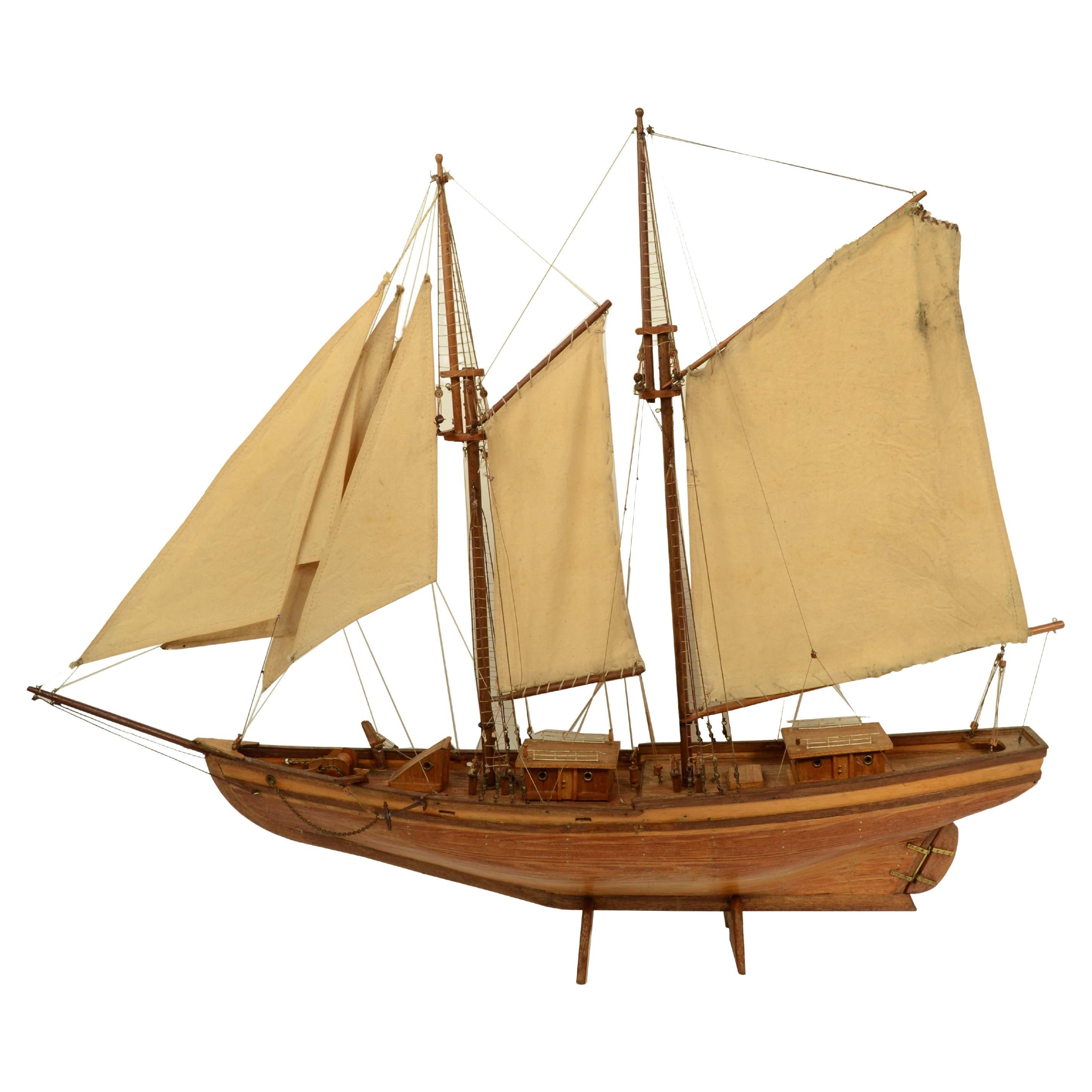 Late 19th century Ligurian manufacture scale model depicting schooner For Sale