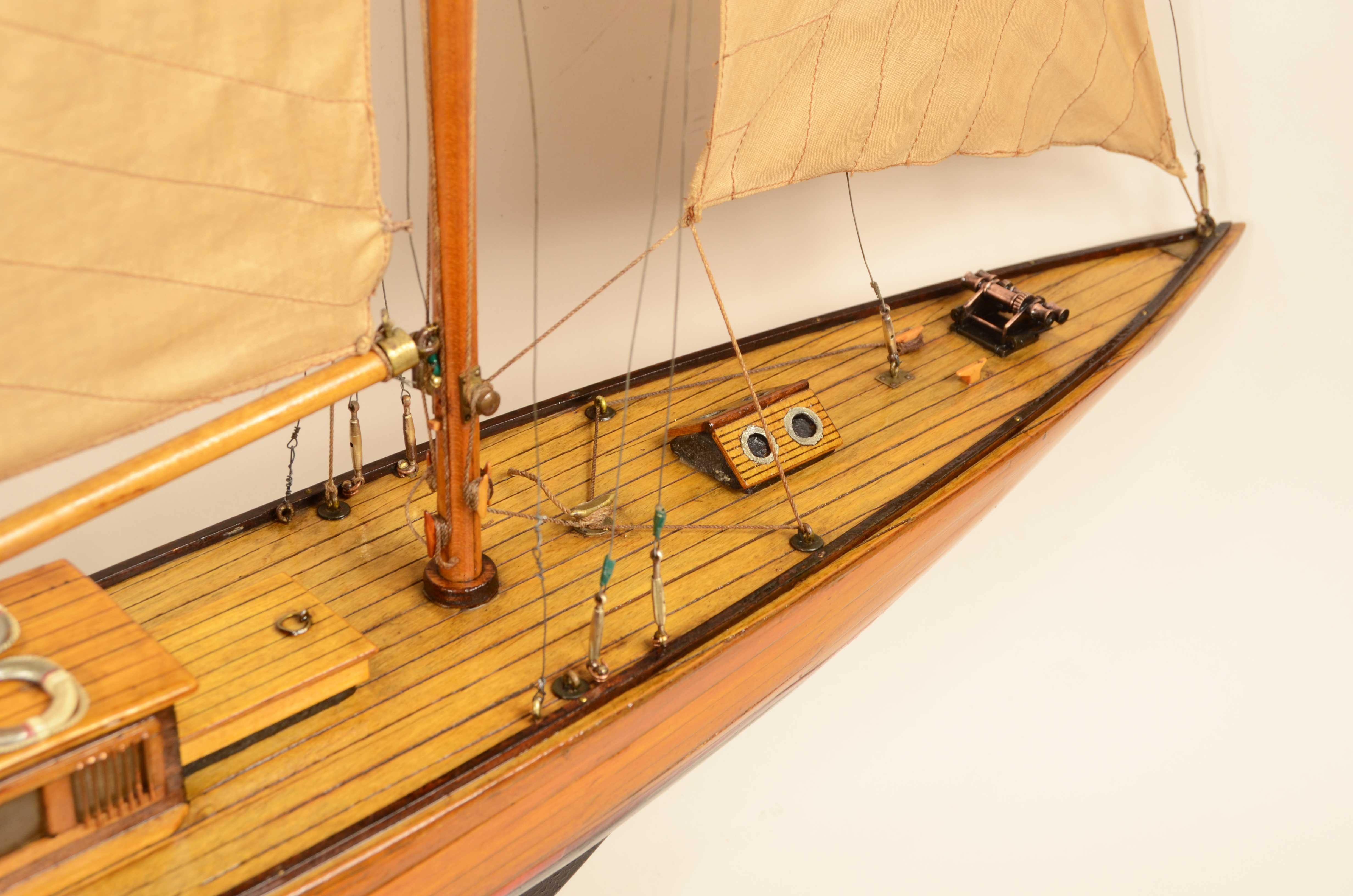 English scale model of recreational sloop with mainsail mast and jib  1930 For Sale 6