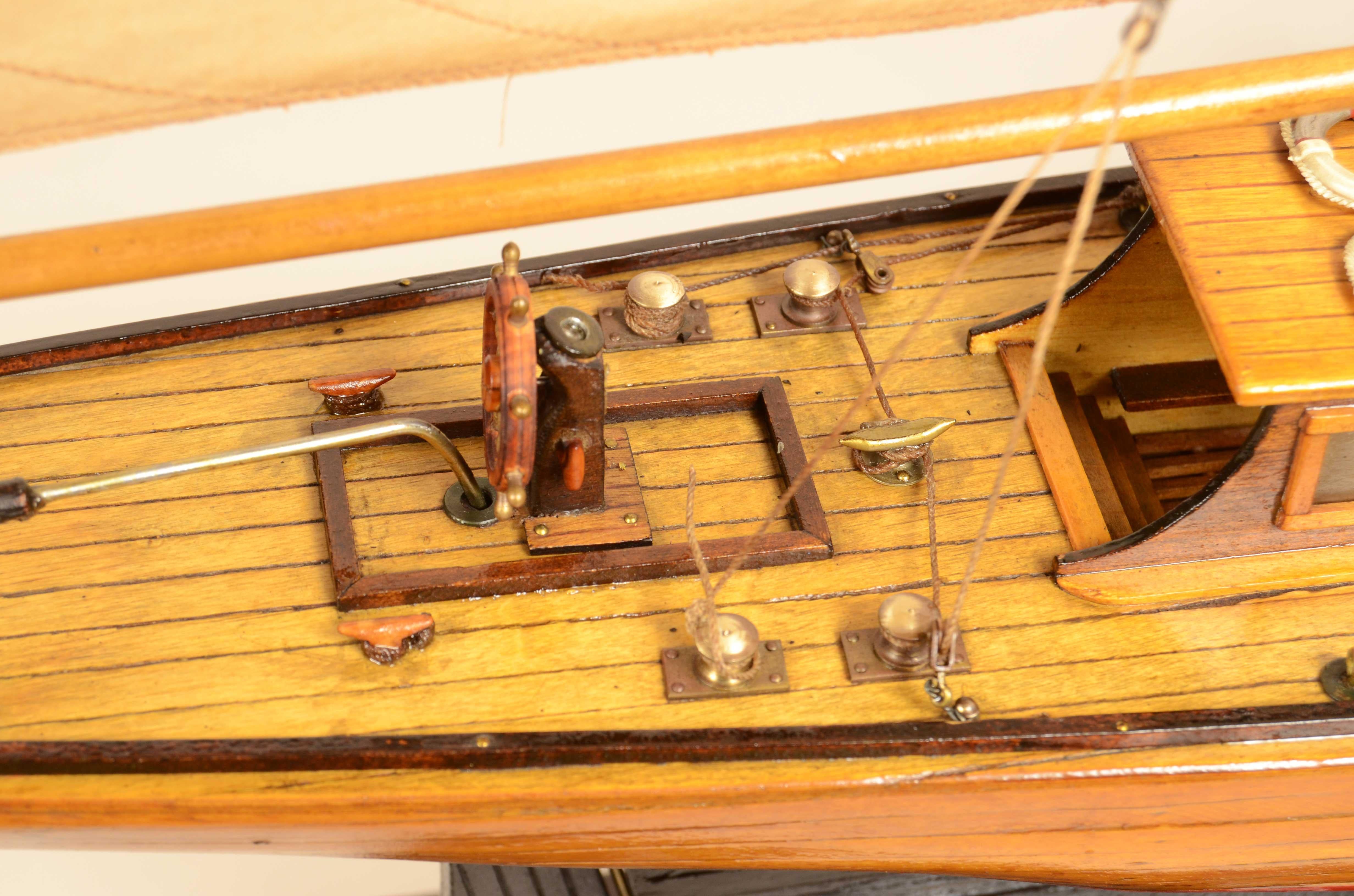 English scale model of recreational sloop with mainsail mast and jib  1930 For Sale 8
