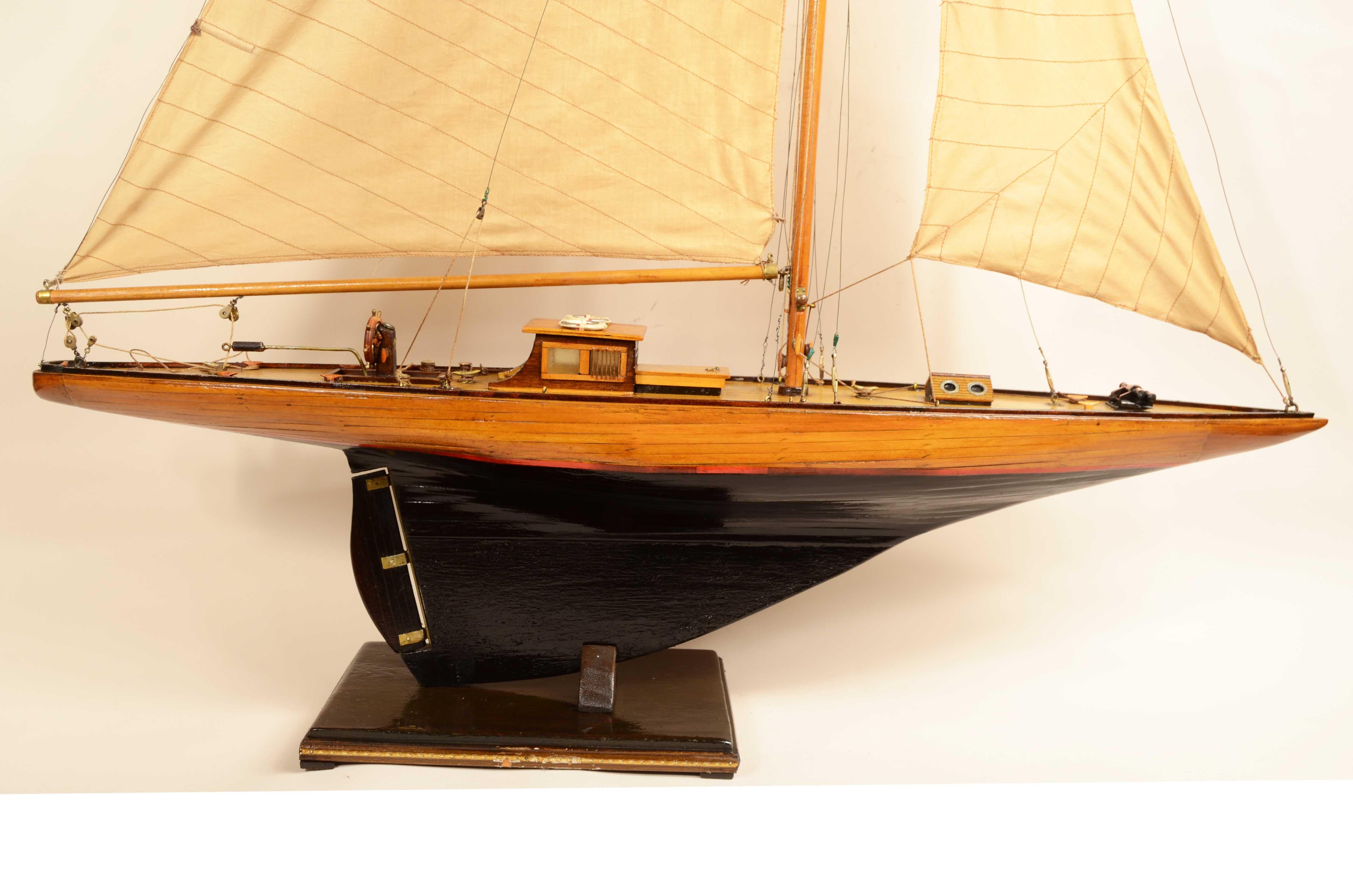 English scale model of recreational sloop with mainsail mast and jib  1930 For Sale 15