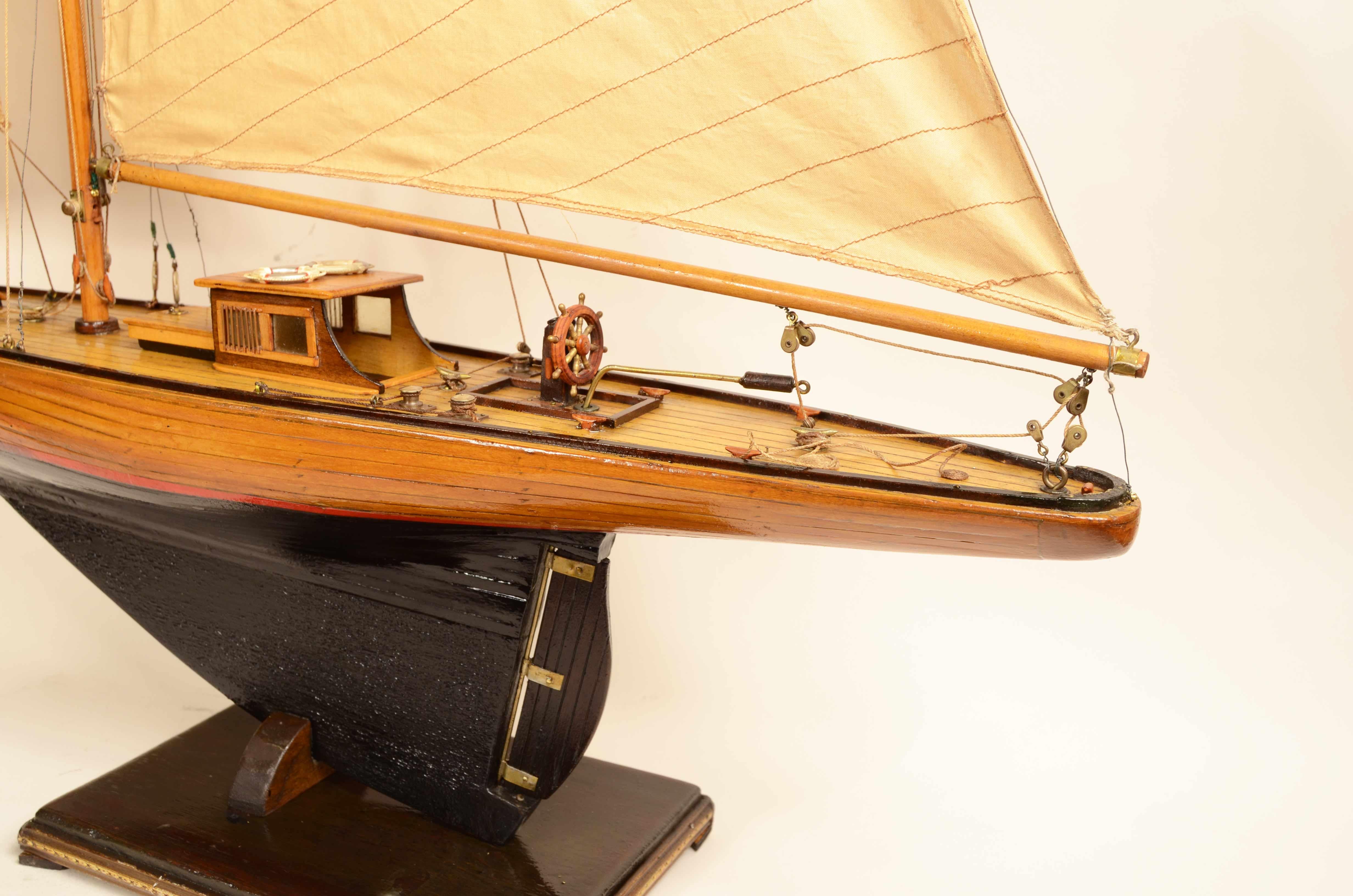 English scale model of recreational sloop with mainsail mast and jib  1930 For Sale 2