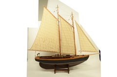 Modello in scala in legno anni cinquanta di uno schooner aurico a due alberi