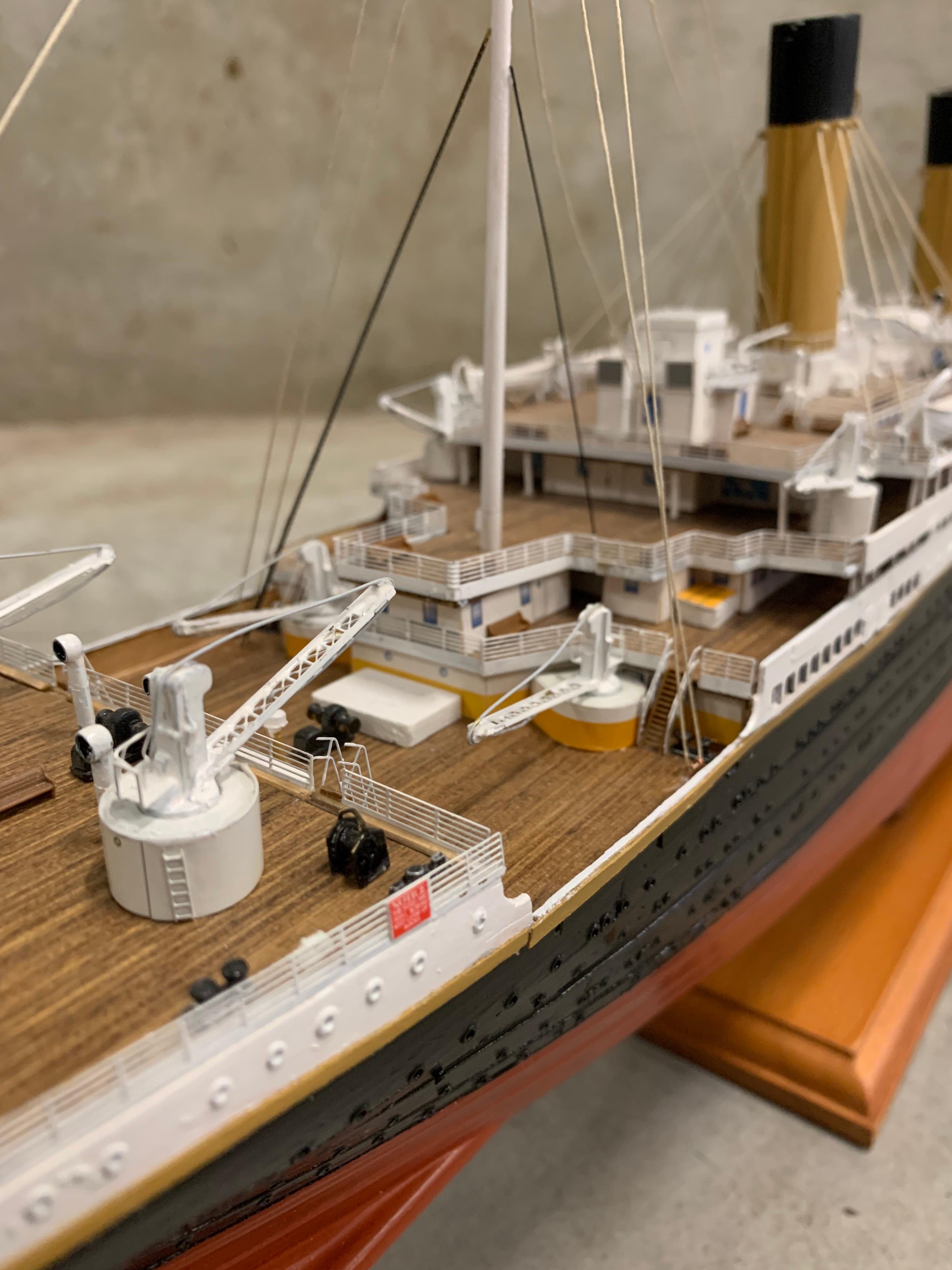 Metal Modelship of the R.M.S. Titanic, Wood, Handmade