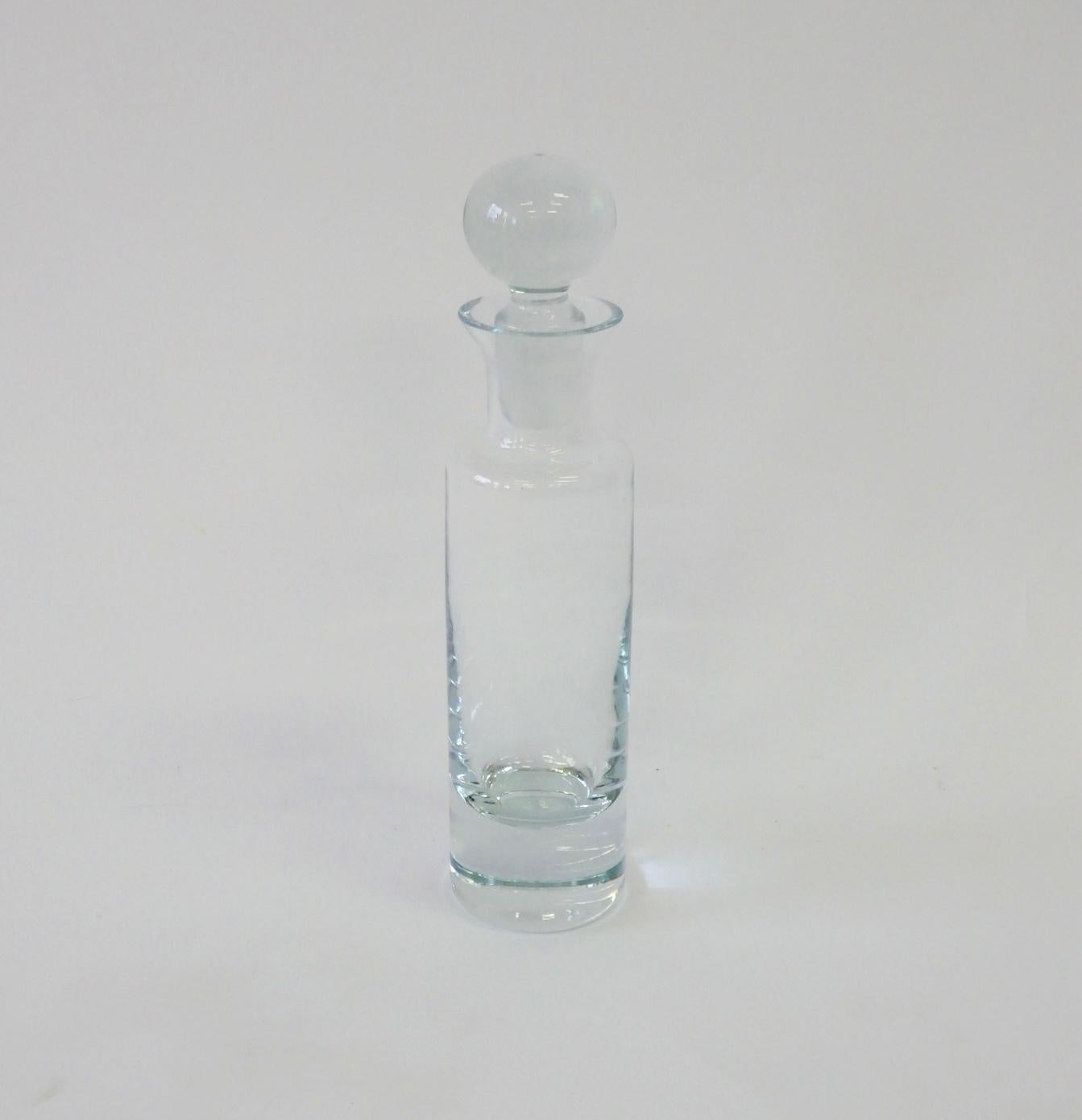 Decanter per liquori modernista in cristallo a forma di cilindro In condizioni ottime in vendita a Ferndale, MI