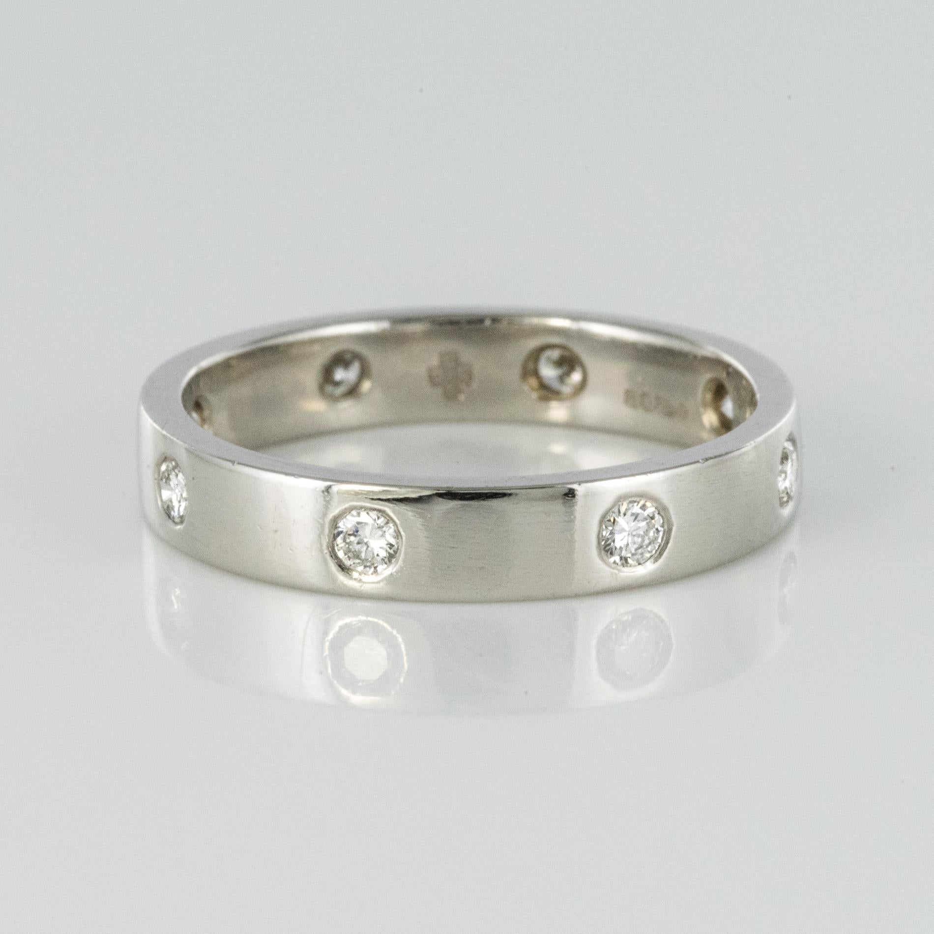 Modern 0.24 Carat Diamond Platinum Band Wedding Ring For Sale 5