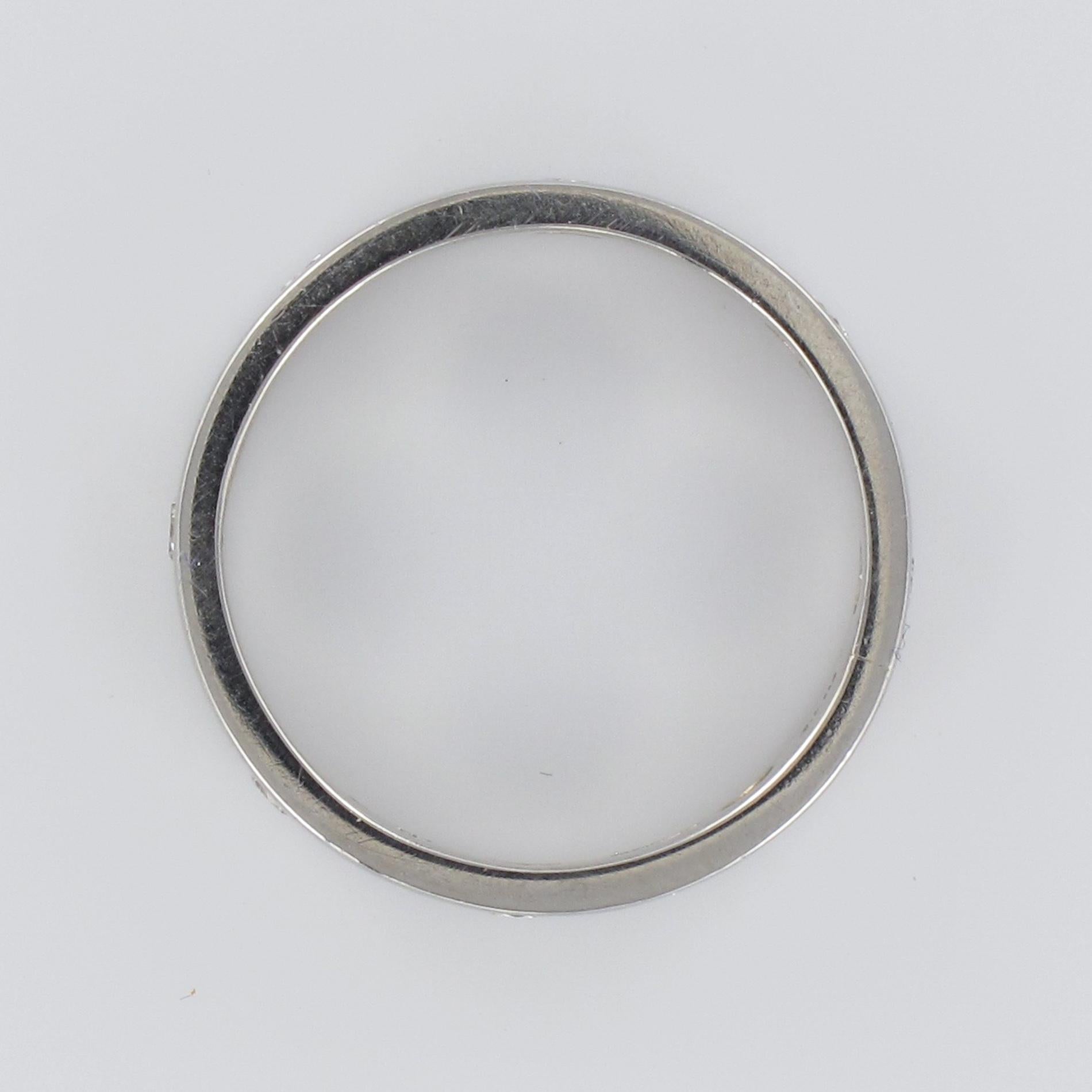 Anello nuziale moderno con diamante da 0,24 carati in platino in vendita 3