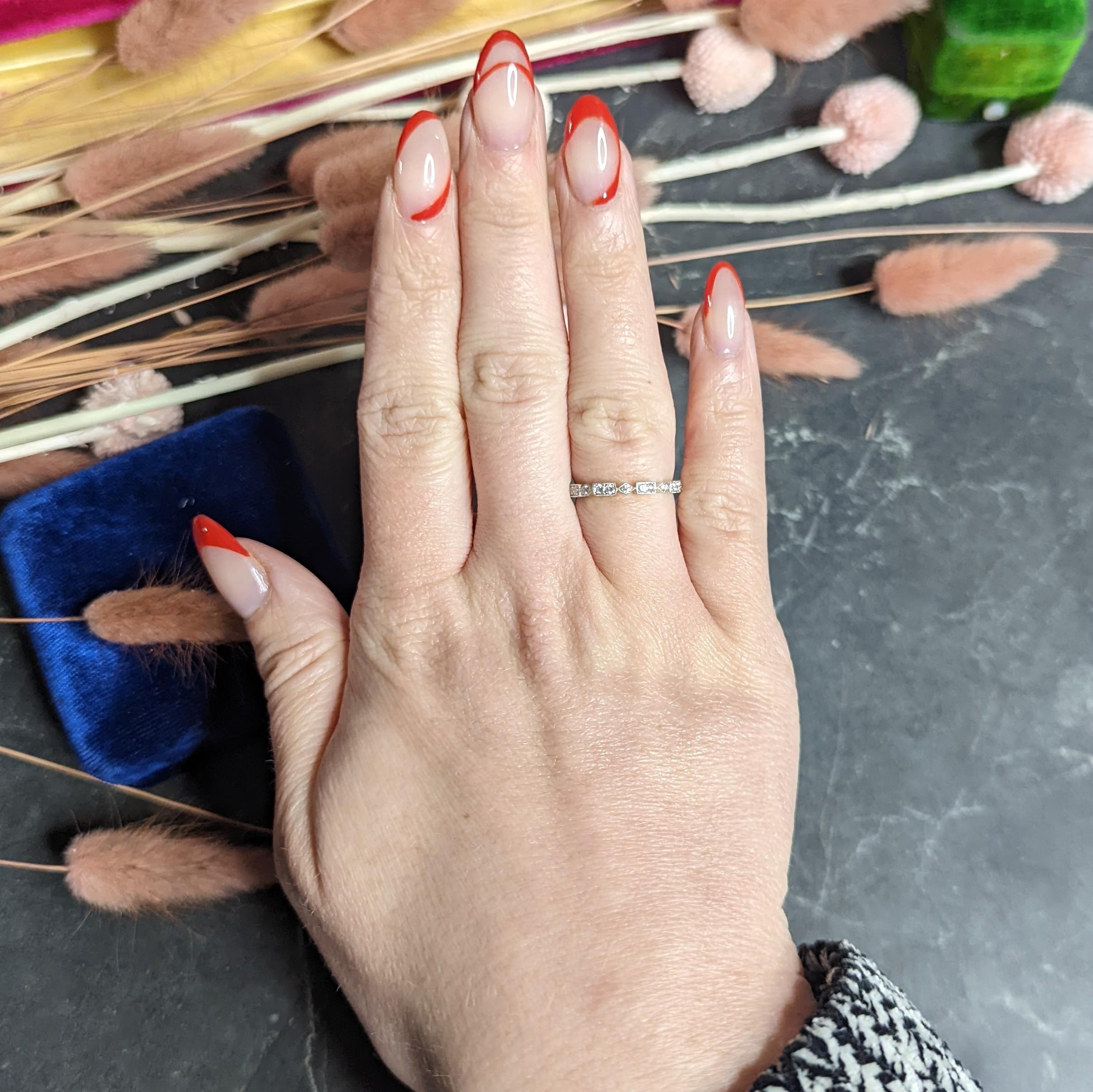 Moderner 0,31 Karat Diamant 18 Karat Weißgold Geometrischer Stapelring 3