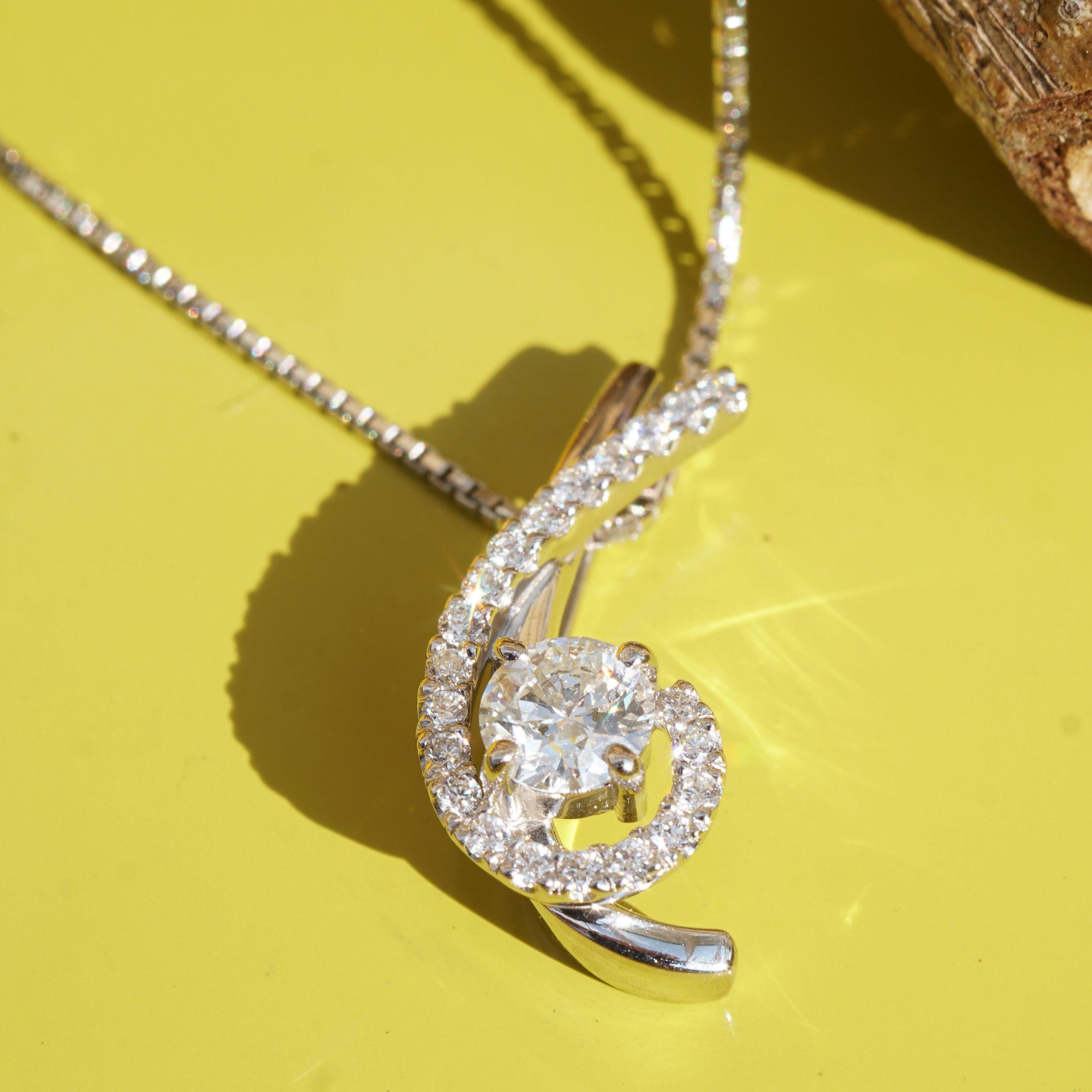 Pendentif moderne solitaire brillant de 0,318 carat et 0,14 carat avec chaîne en platine SI Neuf - En vente à Viena, Viena