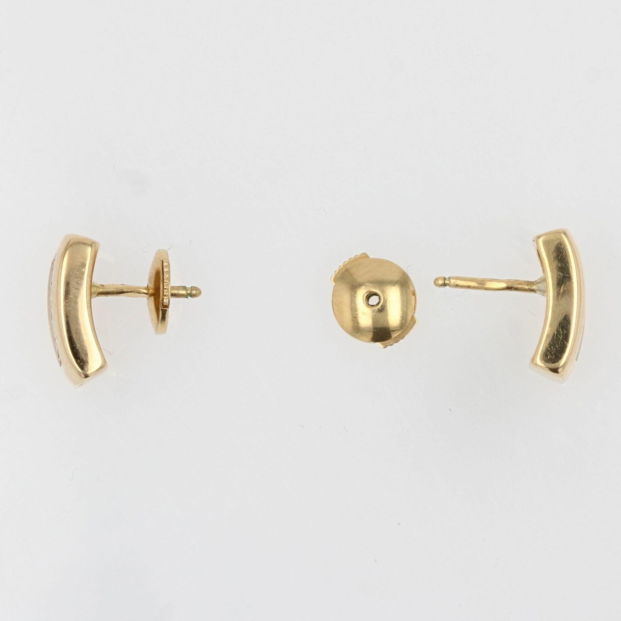 Modern 0, 32 Carat Diamonds 18 Karat Yellow Gold Stud Earrings In Good Condition For Sale In Poitiers, FR