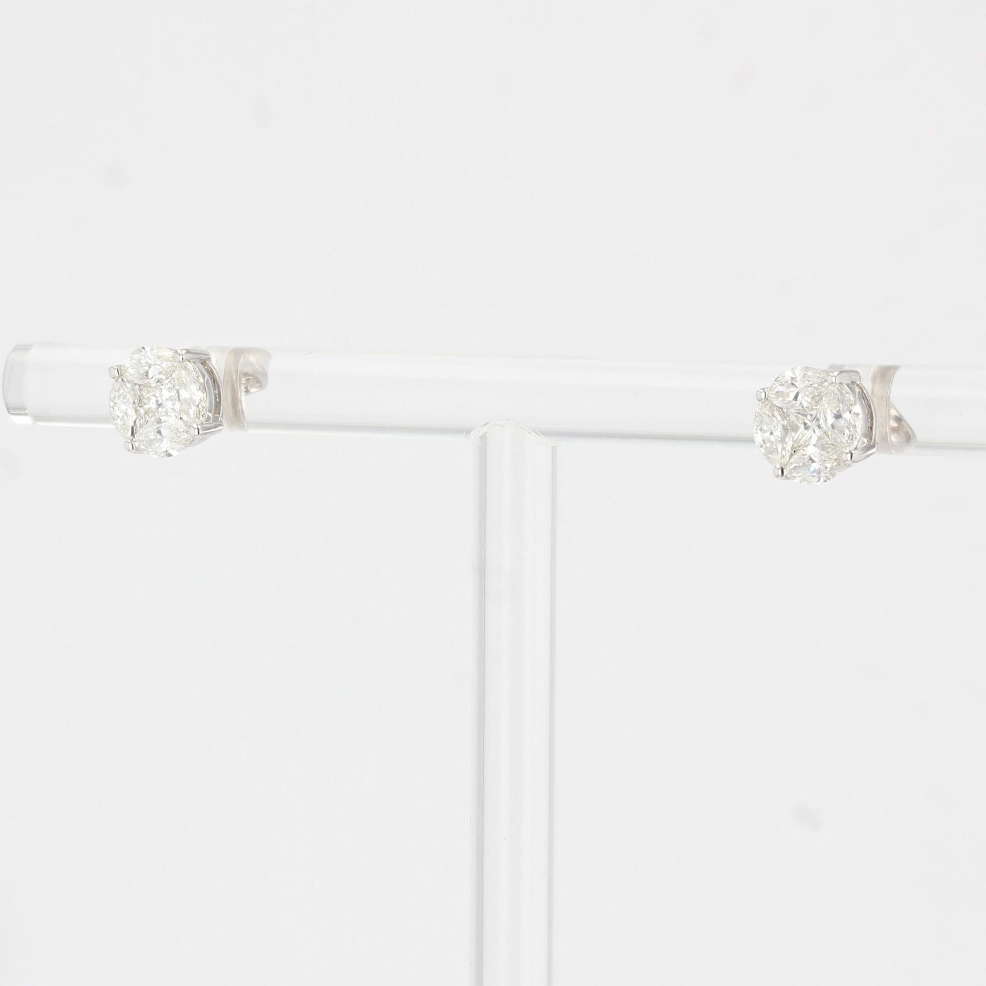 Women's Modern 0, 49 Carat Diamonds 18 Karat White Gold Stud Earrings