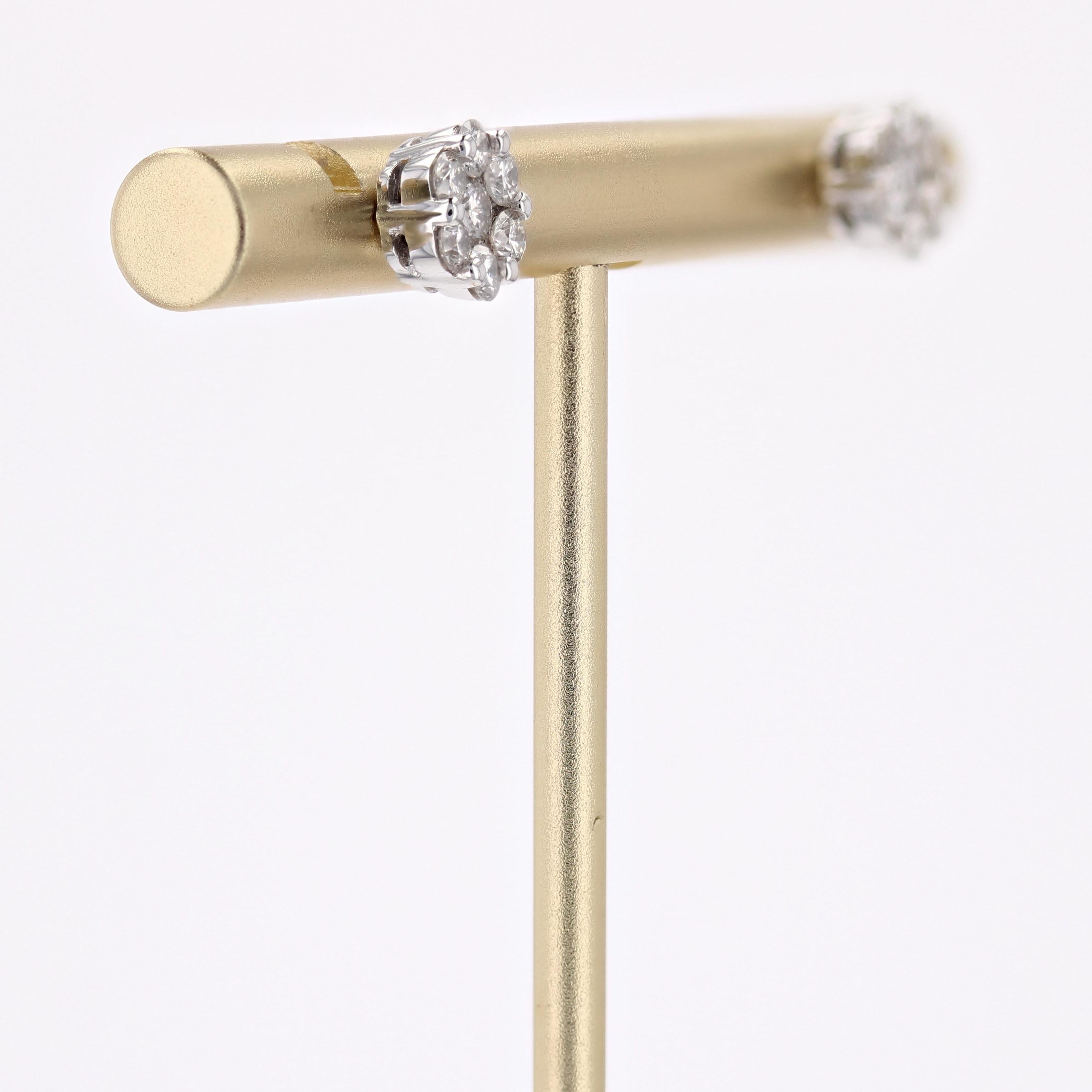 Modern 0.69 Carat Diamond 18 Karat White Gold Flower Stud Earrings For Sale 1