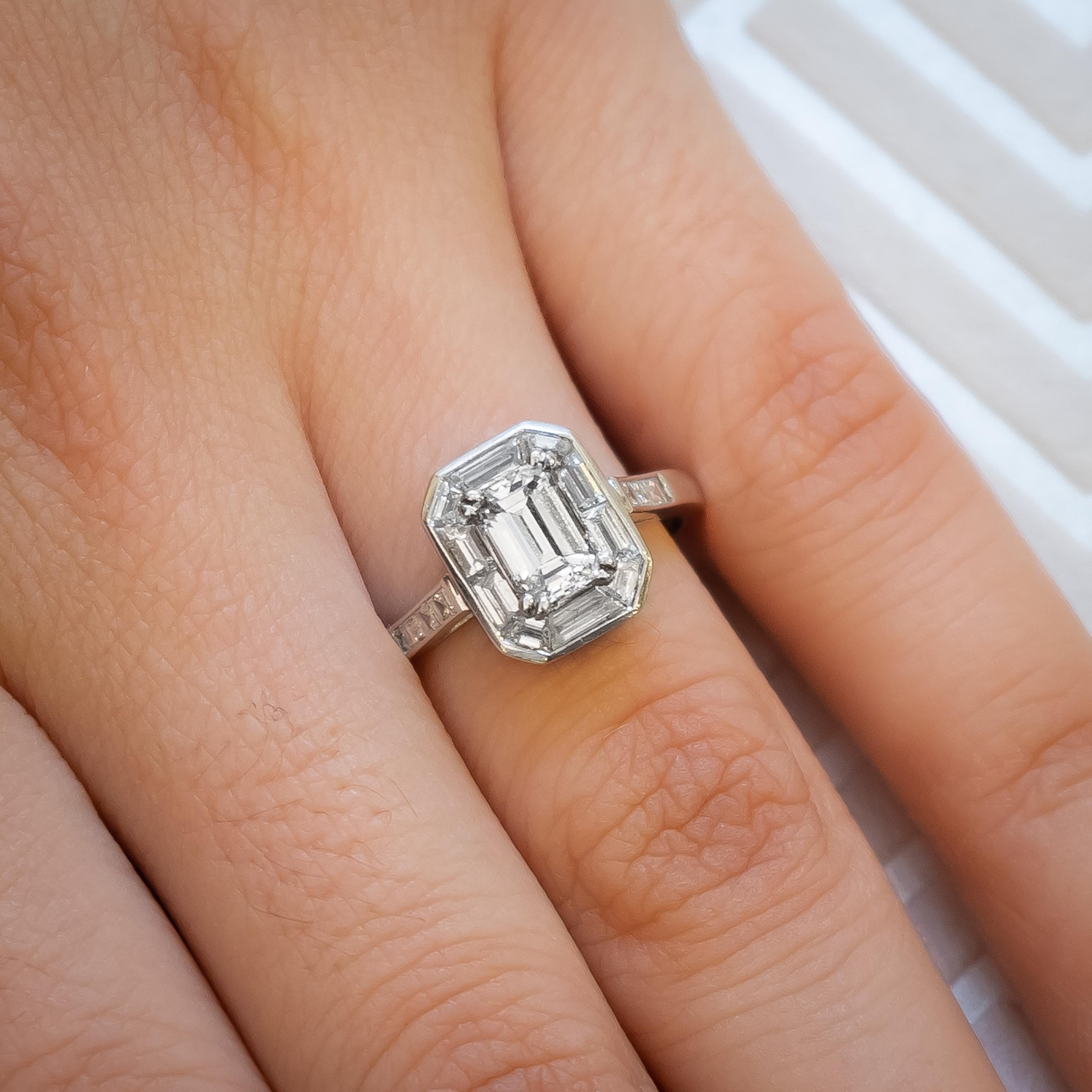 Modern Emerald-Cut Diamond and Platinum Mitre Set Ring, 0.72 Carats For Sale 1