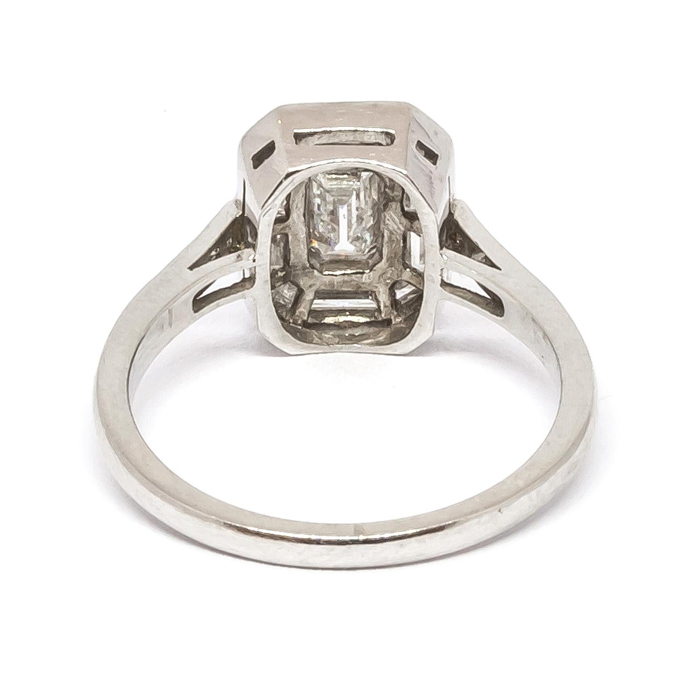 Modern Emerald-Cut Diamond and Platinum Mitre Set Ring, 0.72 Carats For Sale 4