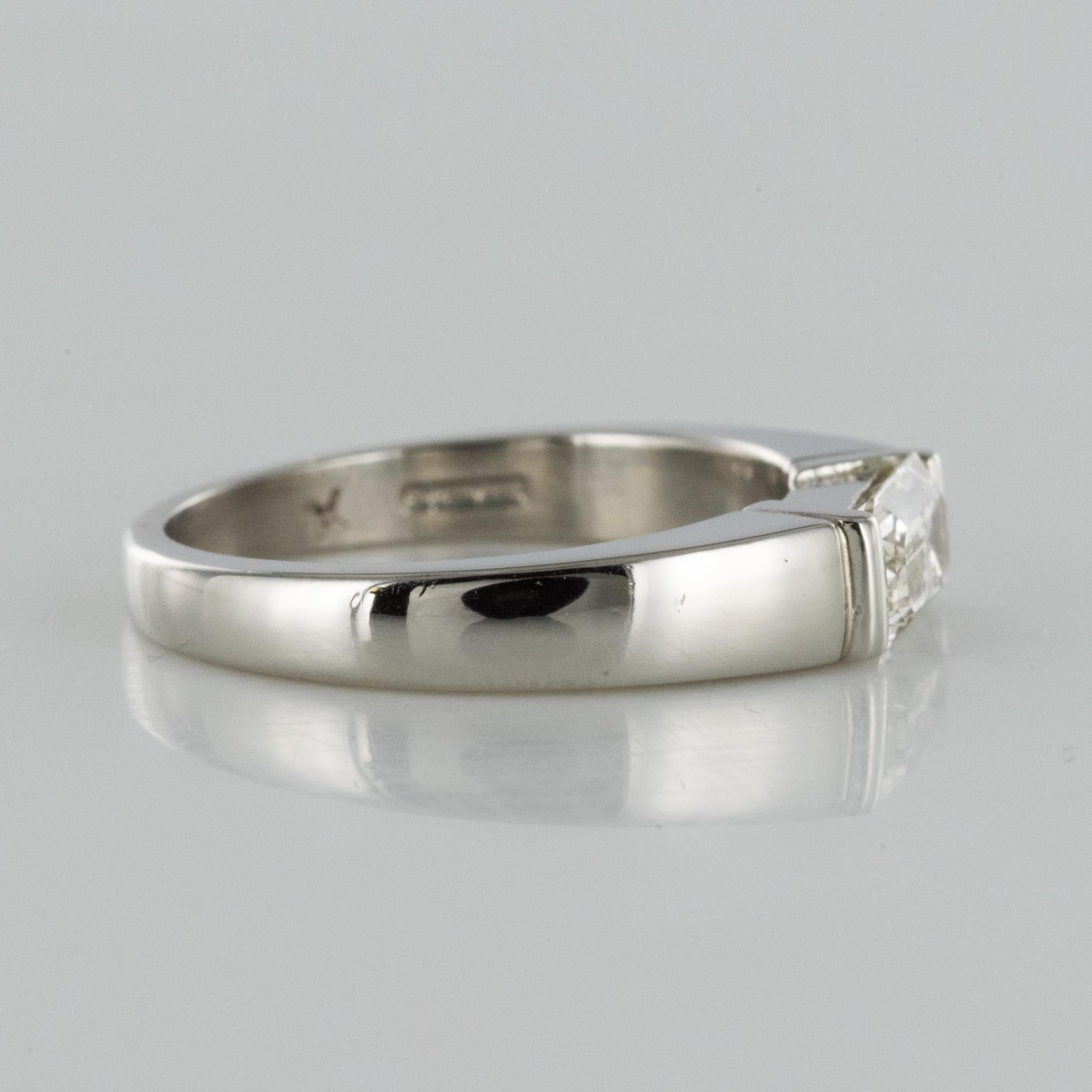Modern 0.75 Carat Emerald-Cut Diamond Platinum Ring 5