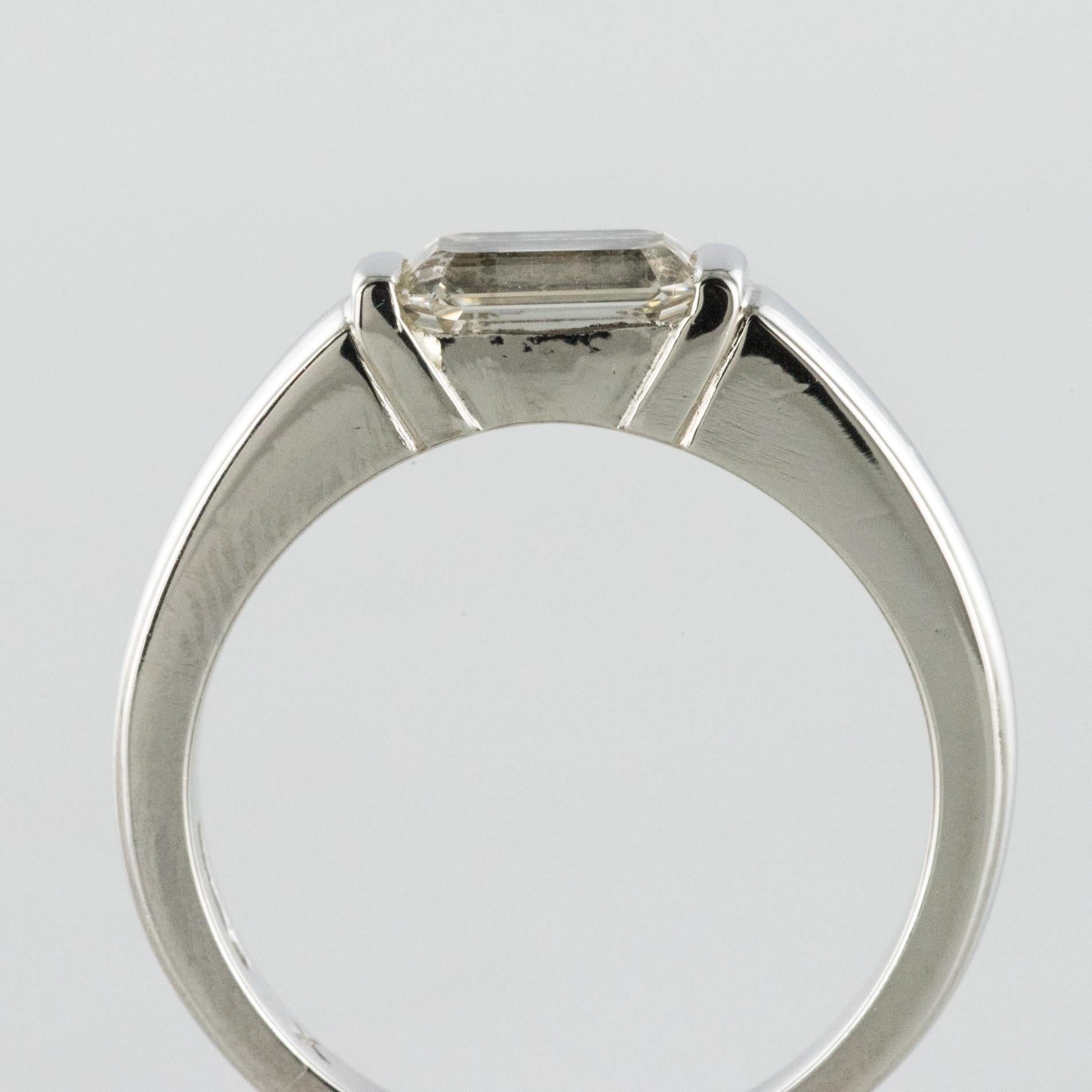 Modern 0.75 Carat Emerald-Cut Diamond Platinum Ring 3