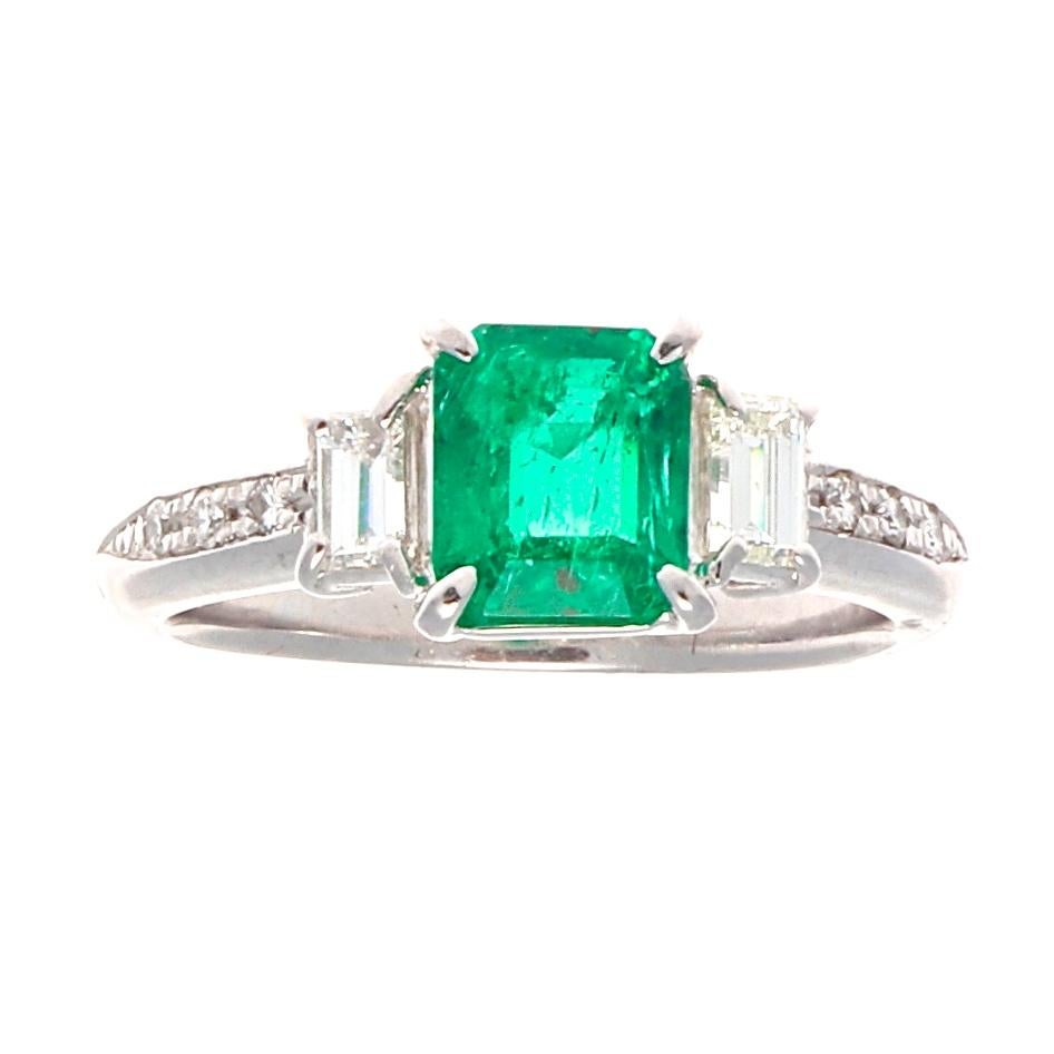 Modern 0.91 Carat Emerald Diamond Platinum Engagement Ring