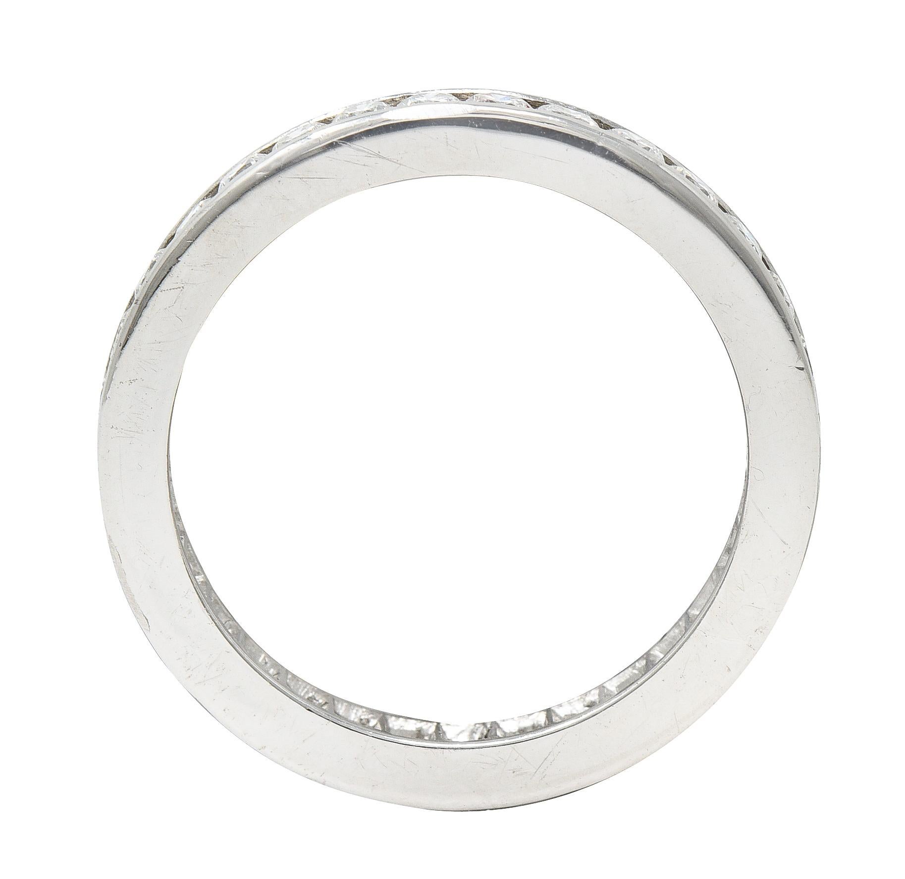 Taille ronde Alliance d'éternité moderne en platine avec diamants de 0,96 carat en vente