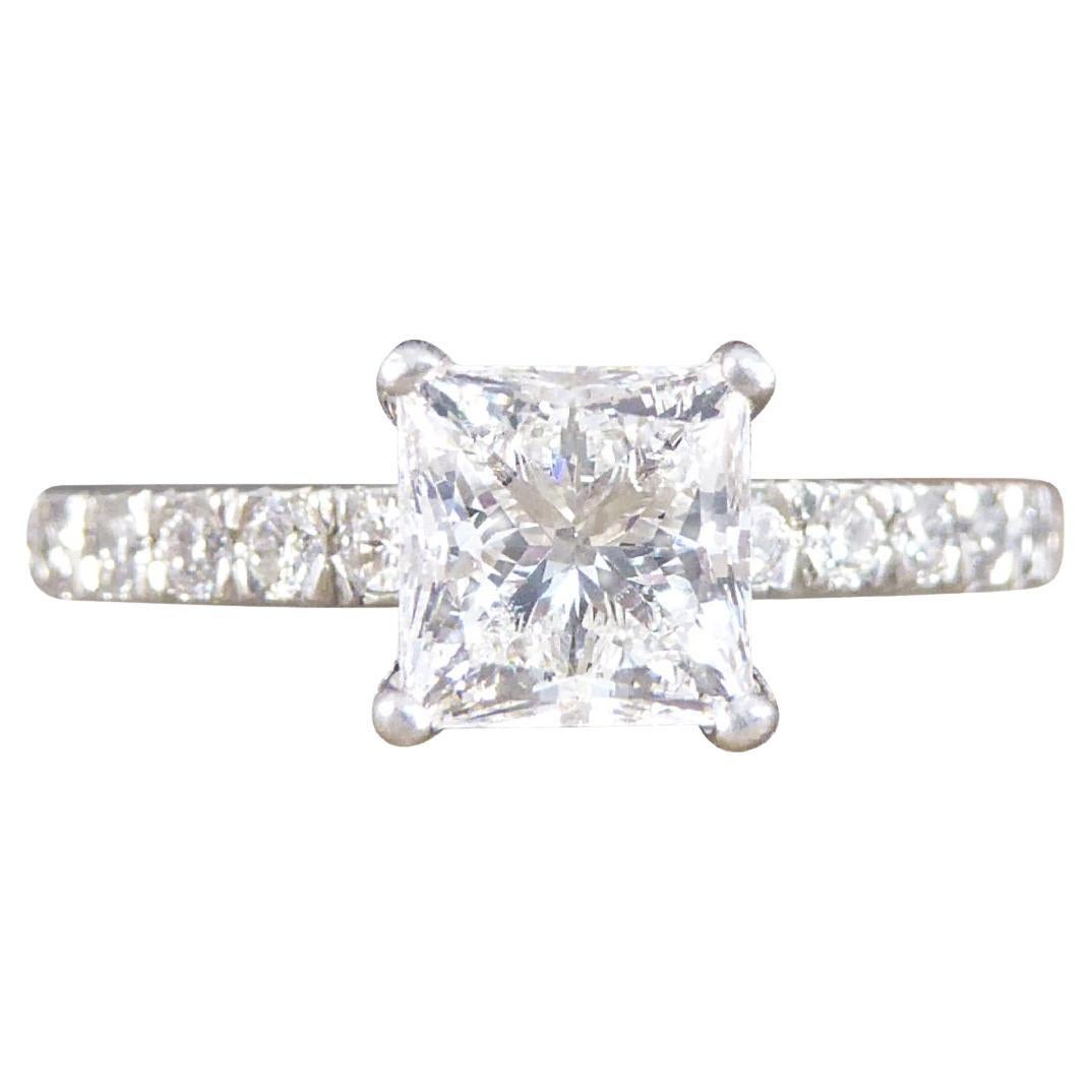 Modern 1.01ct Princess Cut Diamond Engagement Ring Diamond Shoulders in Platinum For Sale