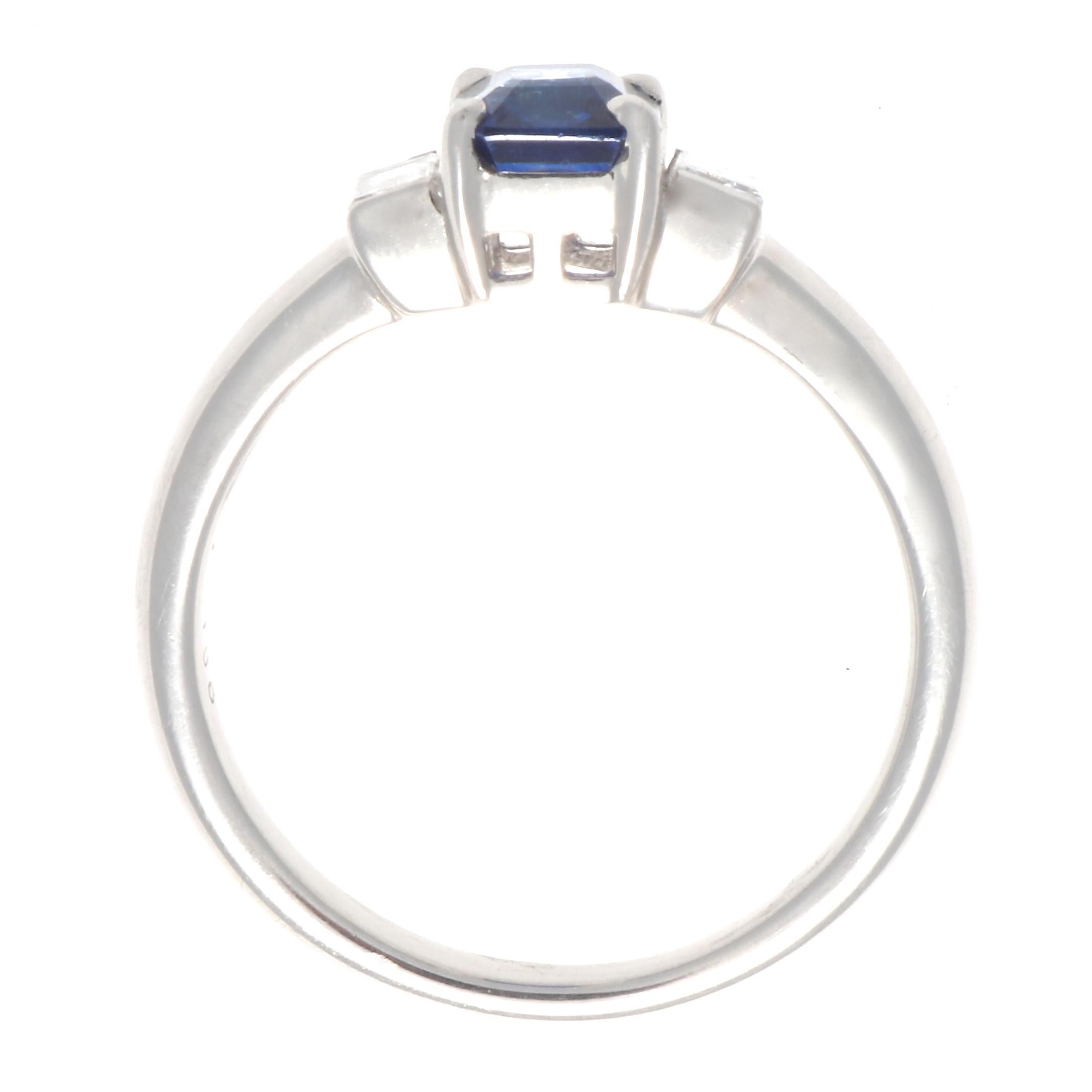 Modern 1.06 Carat Sapphire Diamond Platinum Ring In Excellent Condition In Beverly Hills, CA