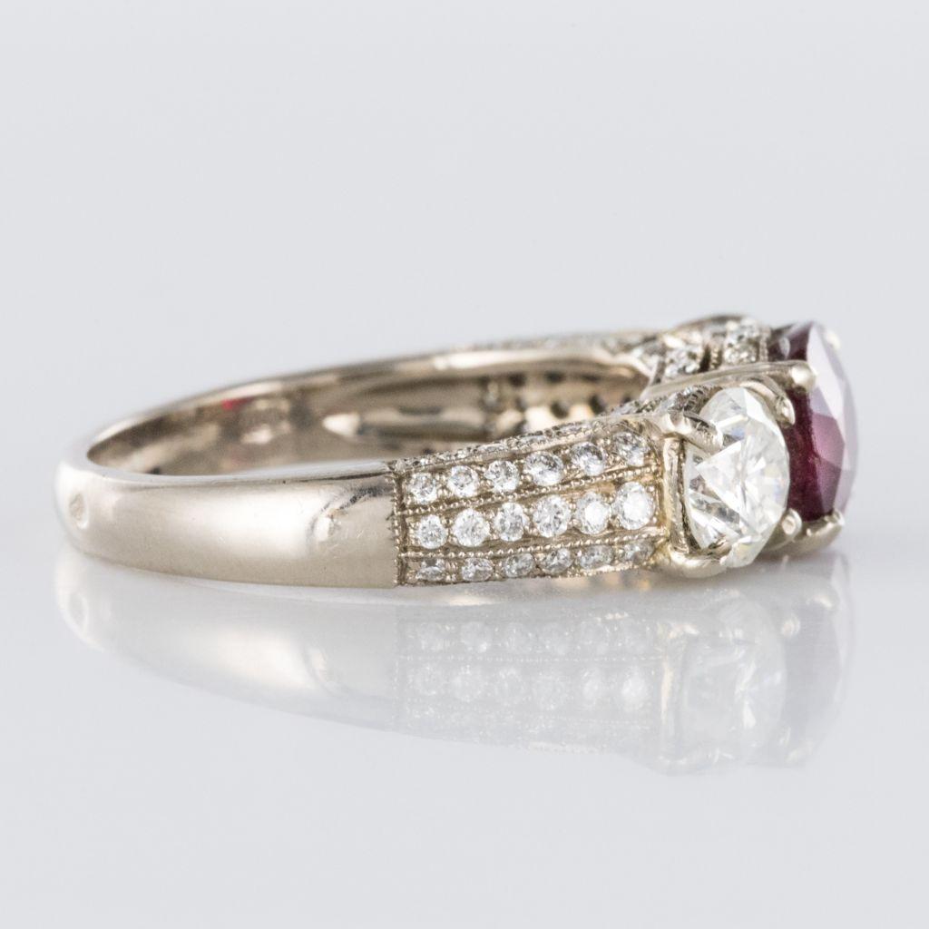 New Modern 1.07 Carat Ruby 1.17 Carat Diamond White Gold Ring For Sale 3