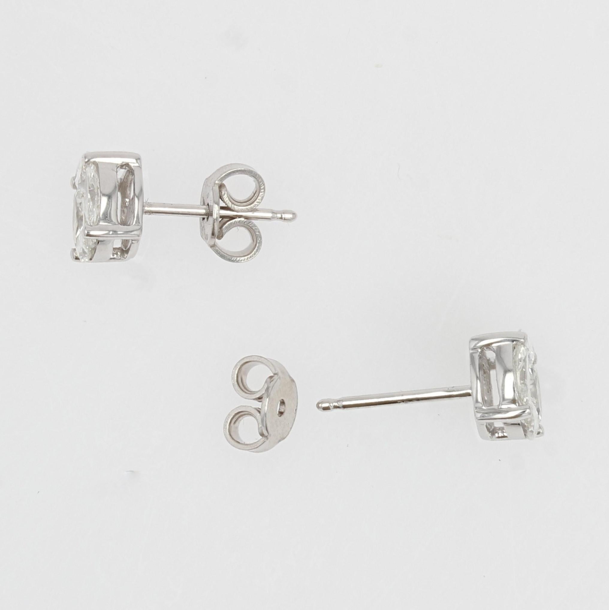 Moderne Clous d'oreilles modernes en or blanc 18 carats avec diamants de 1,13 carat en vente