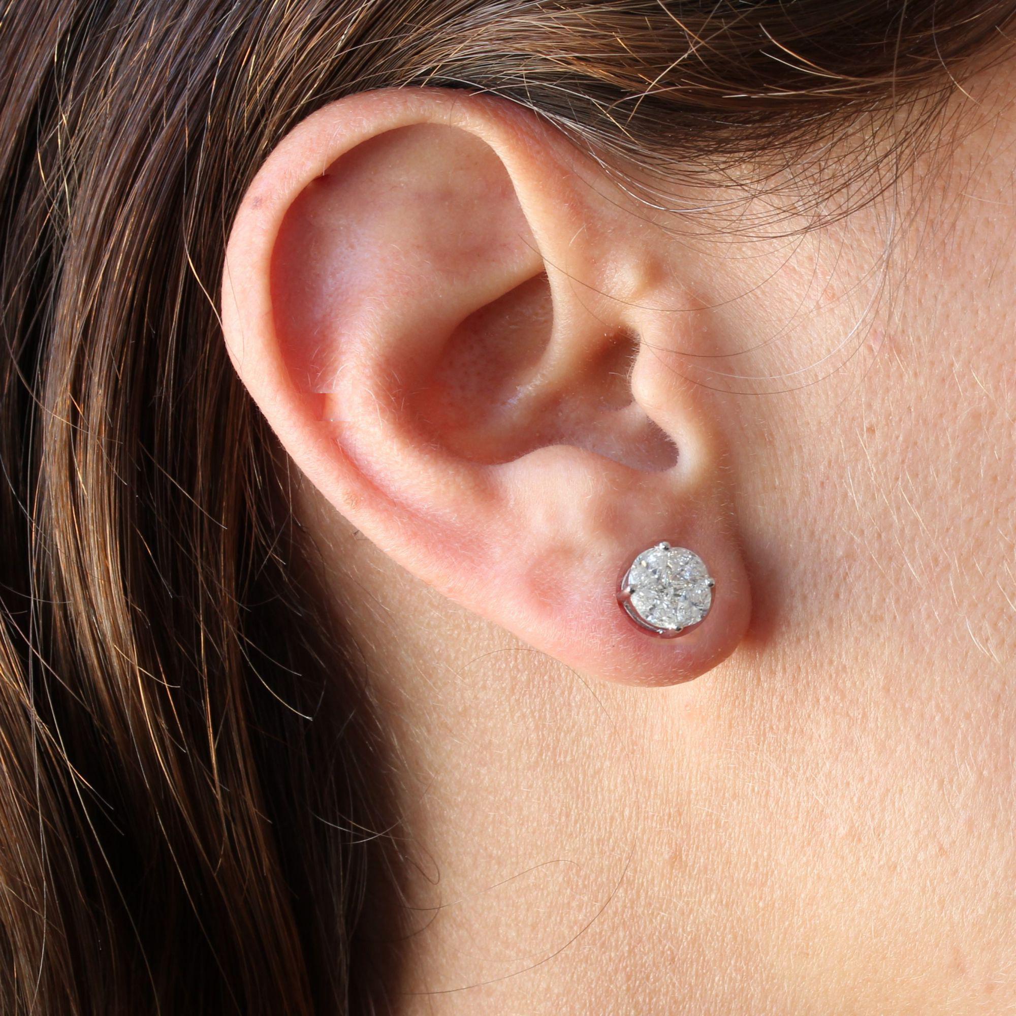Clous d'oreilles modernes en or blanc 18 carats avec diamants de 1,13 carat Pour femmes en vente