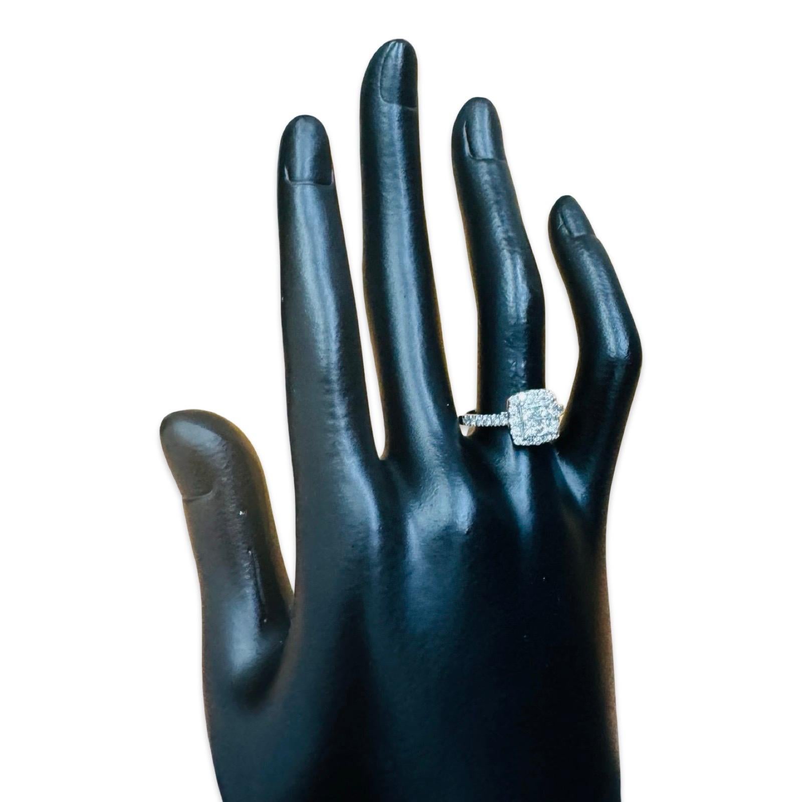 Taille princesse Bague de fiançailles moderne en or blanc 14 carats avec diamants de 1,14 carat en vente
