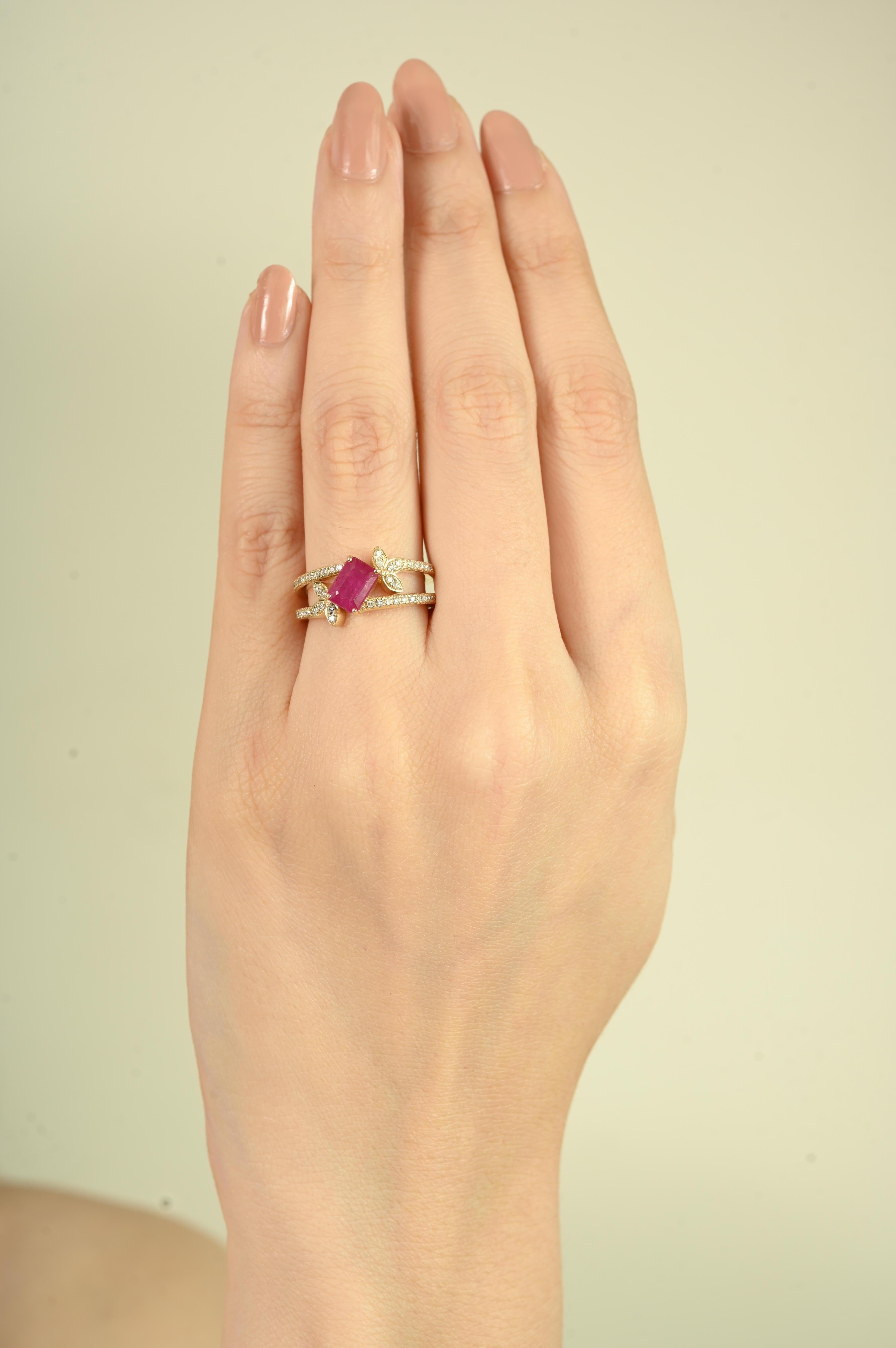 En vente :  By Design Modern 1.14 Ct Octagon Ruby and Diamond Band Ring in 14k Gold Leaf Motif Design 4