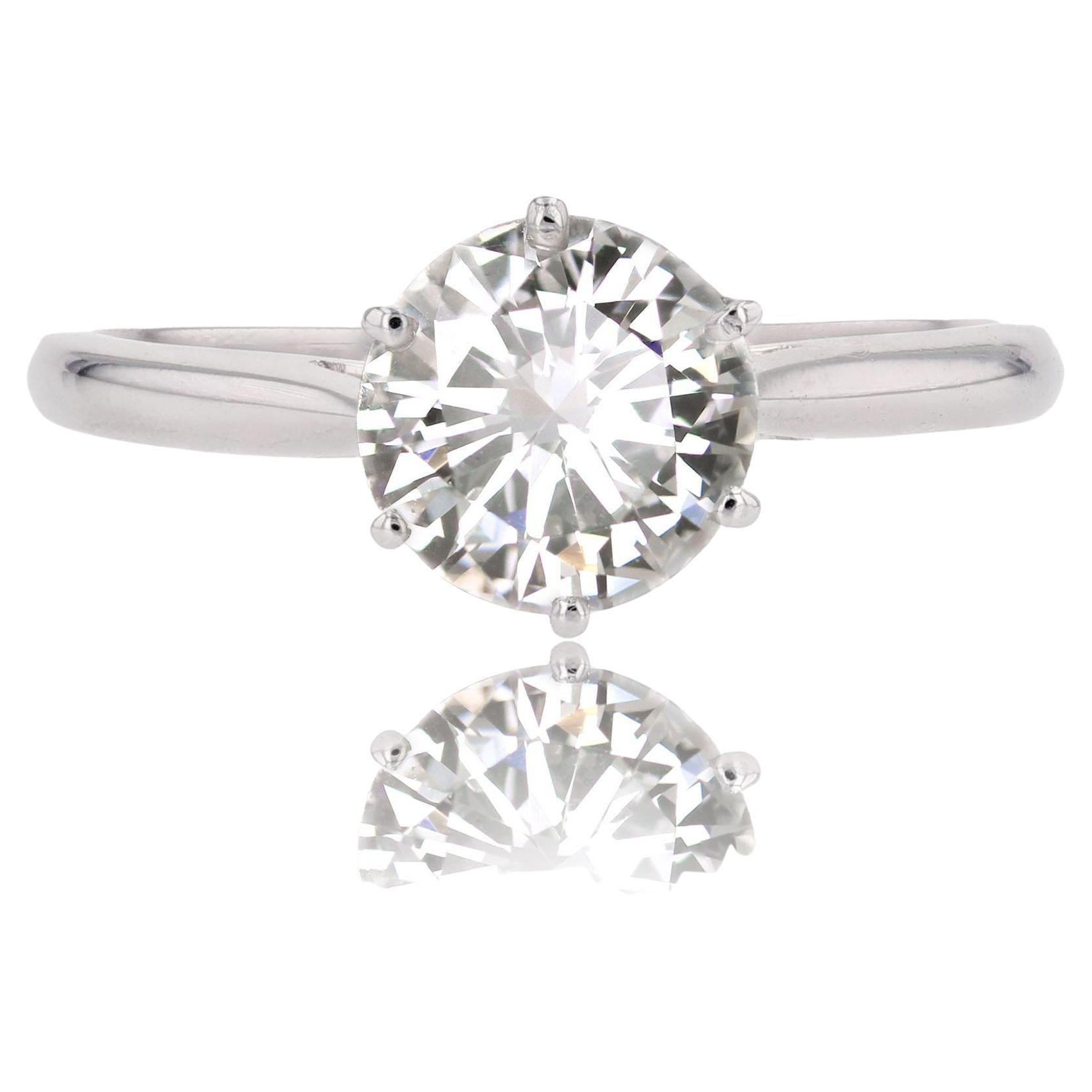 Moderno anello solitario in oro bianco 18 carati con diamante da 1,21 carati E.VS1 in vendita