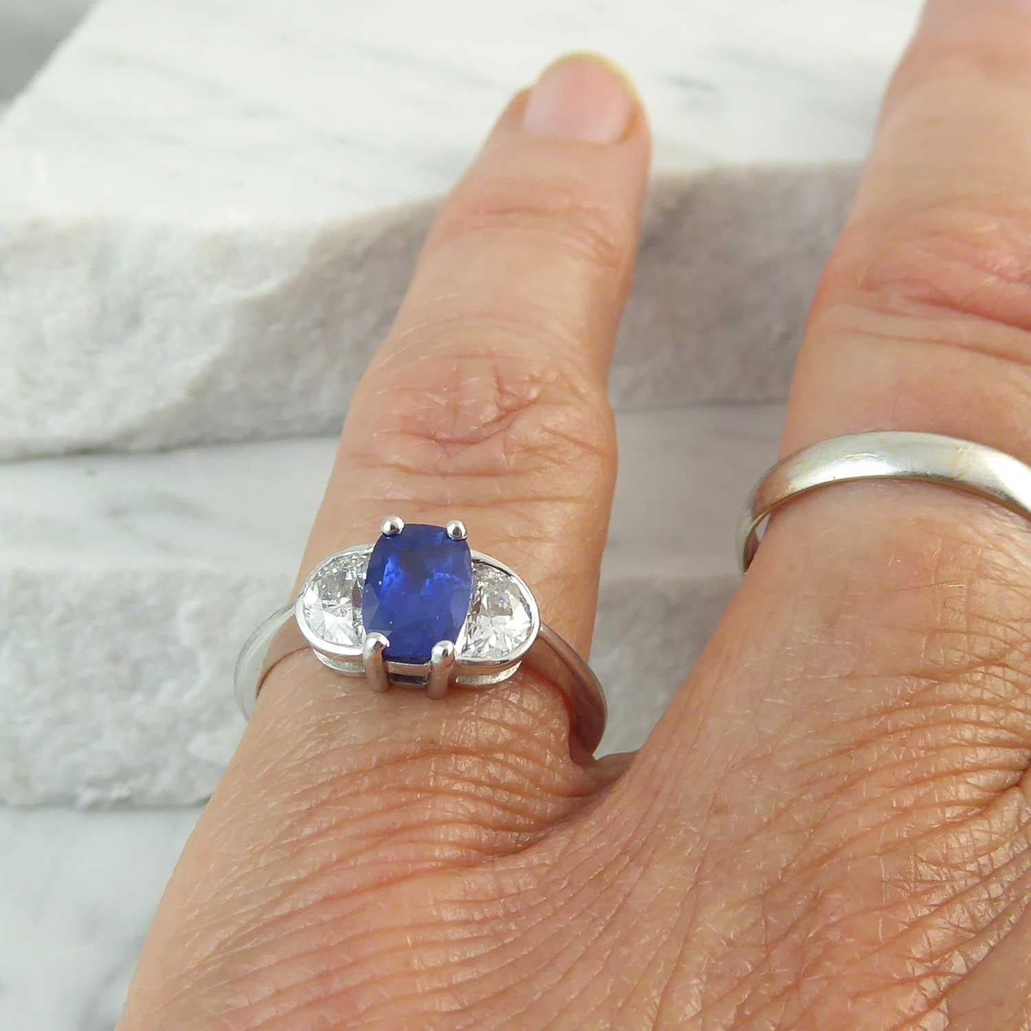 Modern 1.21 Carat Sapphire Ring, Half-Moon Diamonds 0.61 Carat, New and Unworn 2