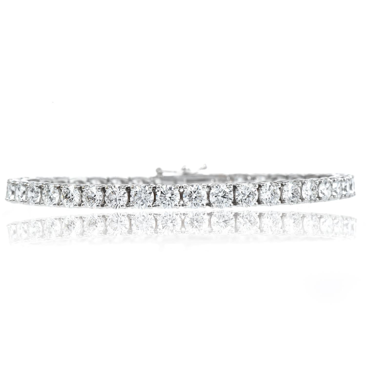 This very sparkly tennis Diamond bracelet was crafted in 18k white gold.

Topped with 39 Round cut Collection goods High -Quality diamonds are  set into the four-prong setting

The glisten of the diamonds offers a great stand-alone bracelet or a