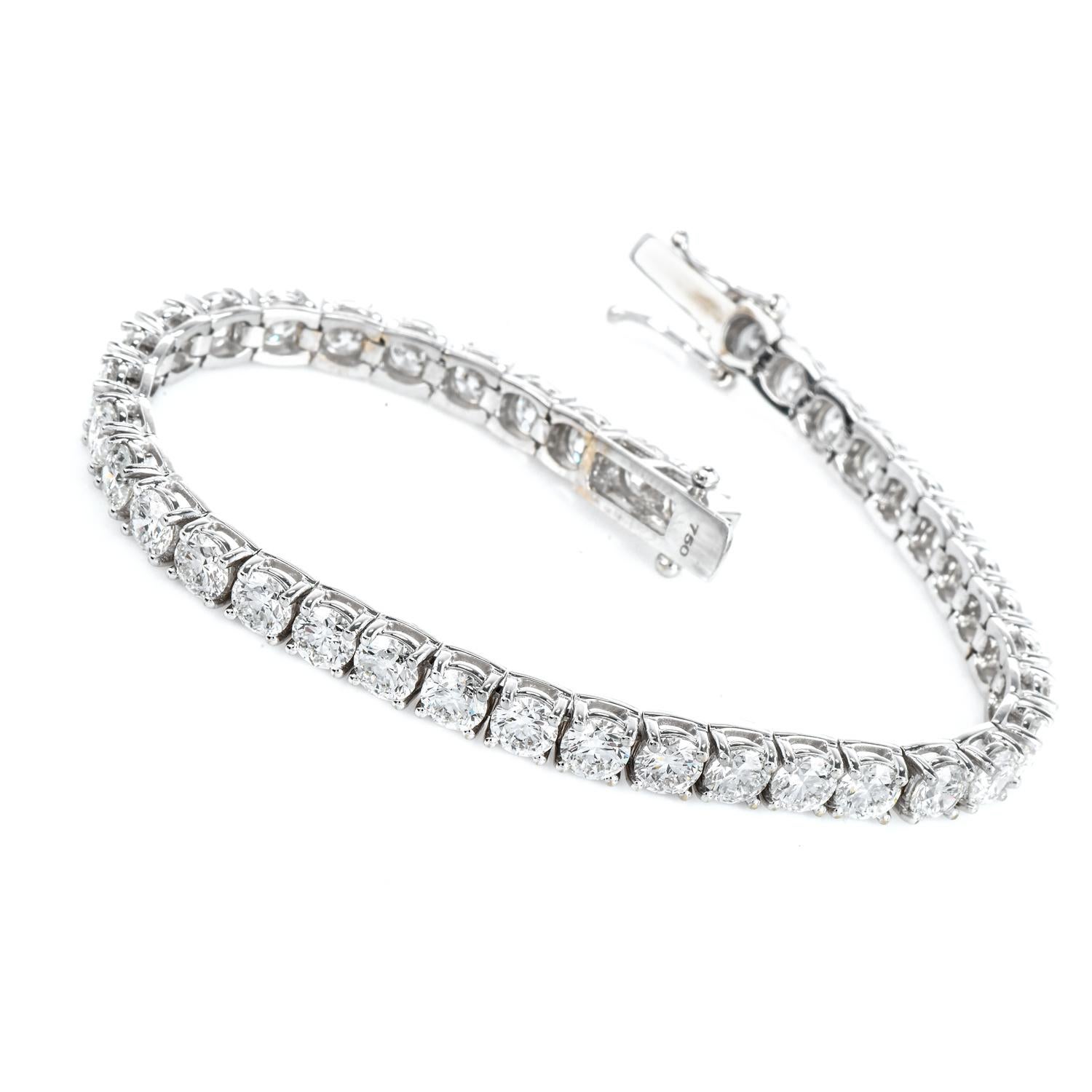 Moderne Bracelet tennis classique moderne en or blanc 18 carats avec 12,48 diamants en vente