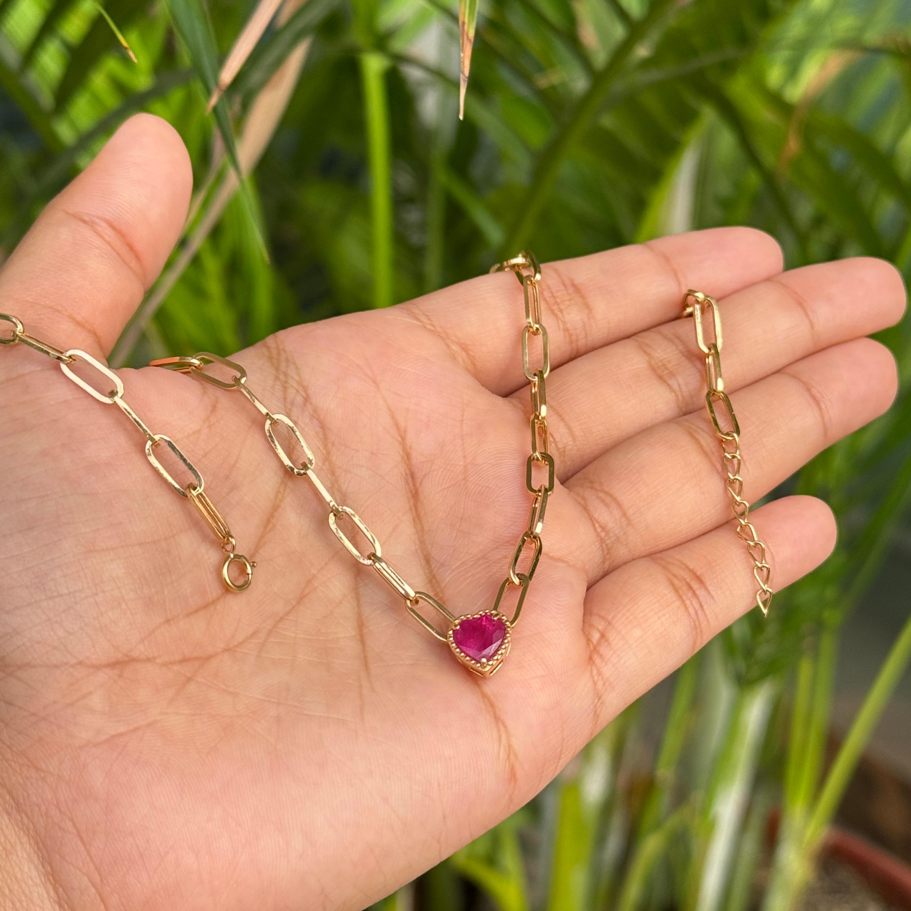 Collier moderne avec pendentif en or jaune 18K en rubis taillé en cœur de 1,34 carat. en vente 7