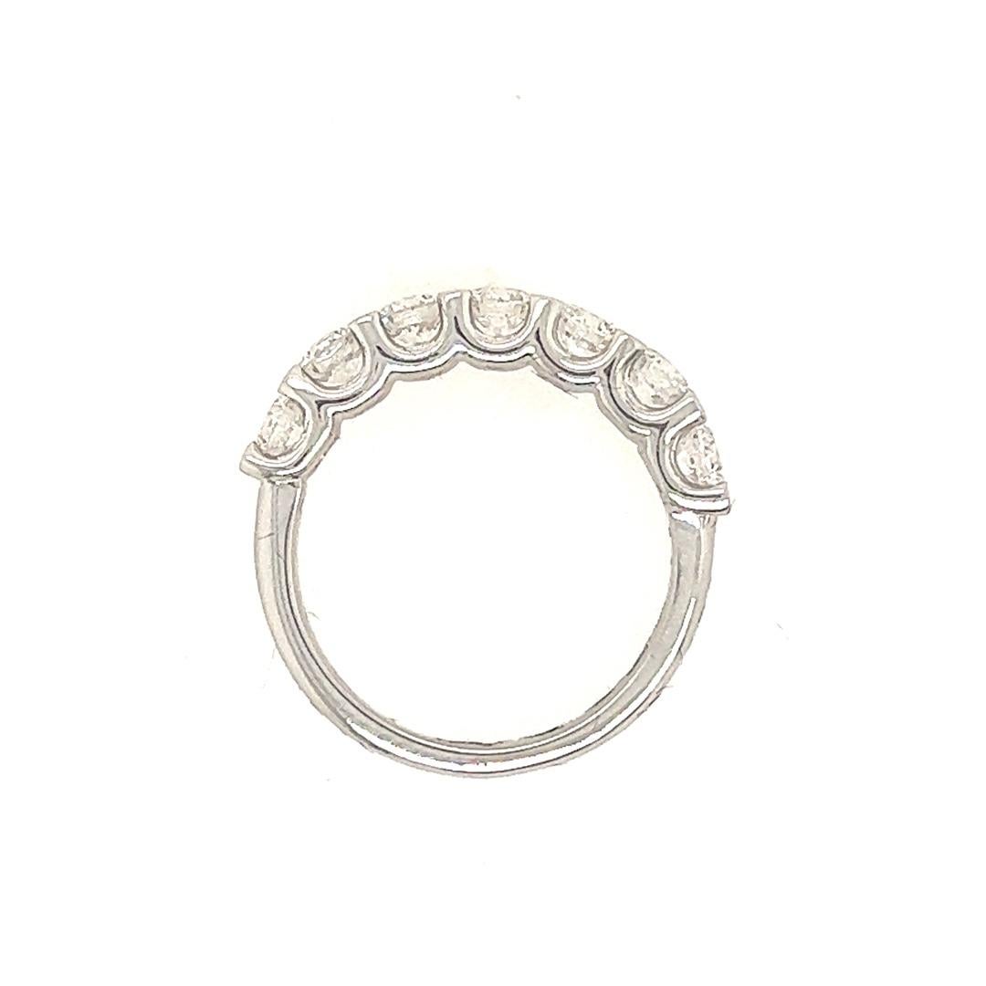 For Sale:  Modern 1.35 Carat Gold 7 Colorless Natural Round Brilliant Diamond Cocktail Band 2