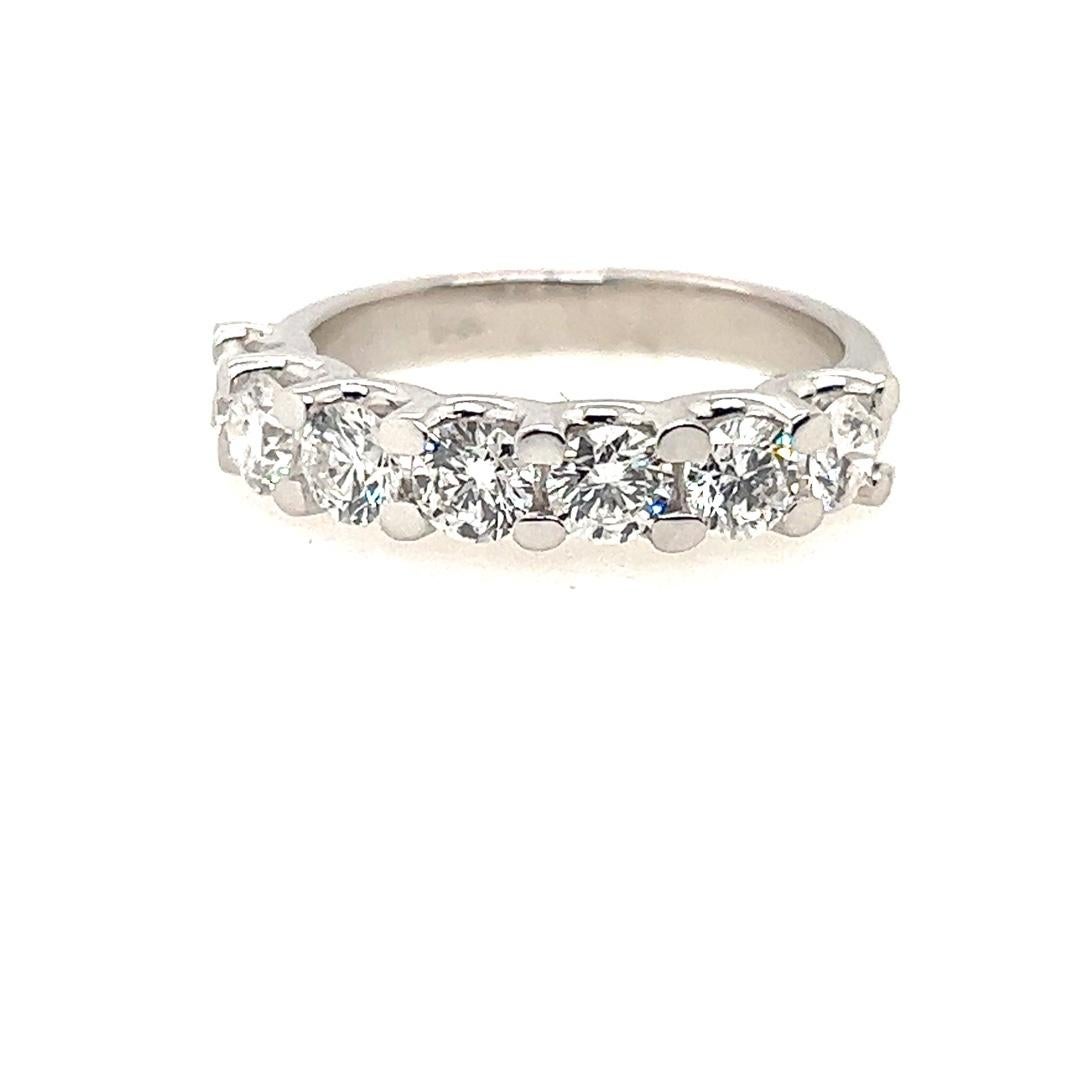 For Sale:  Modern 1.35 Carat Gold 7 Colorless Natural Round Brilliant Diamond Cocktail Band 4
