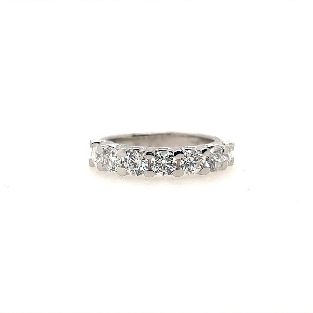 For Sale:  Modern 1.35 Carat Gold 7 Colorless Natural Round Brilliant Diamond Cocktail Band 6