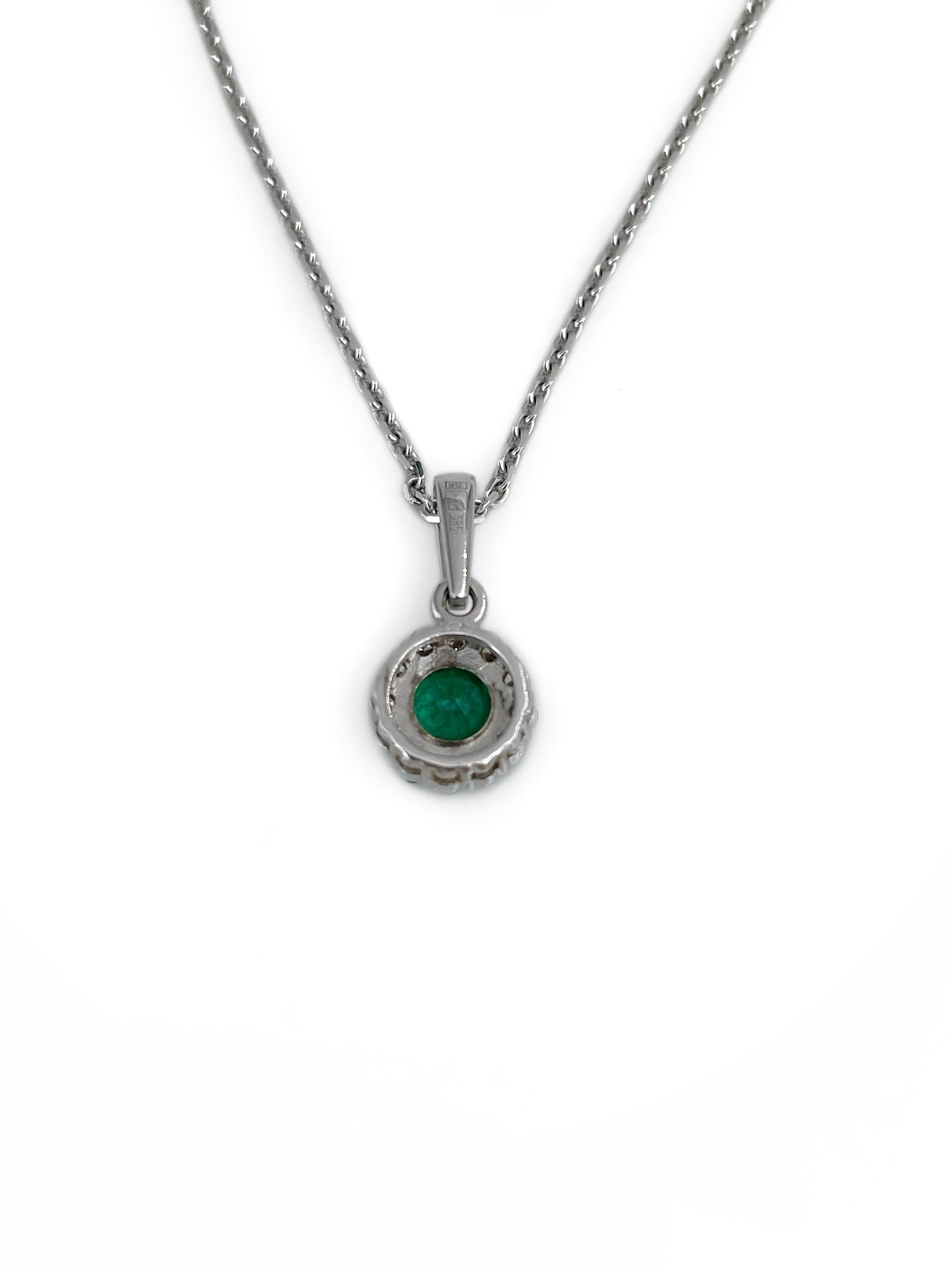 Modern 14 Karat Gold 0.40 Carat Emerald 0.20 Carat Diamond Pendant Necklace In Good Condition For Sale In Vilnius, Vilniaus apskr.