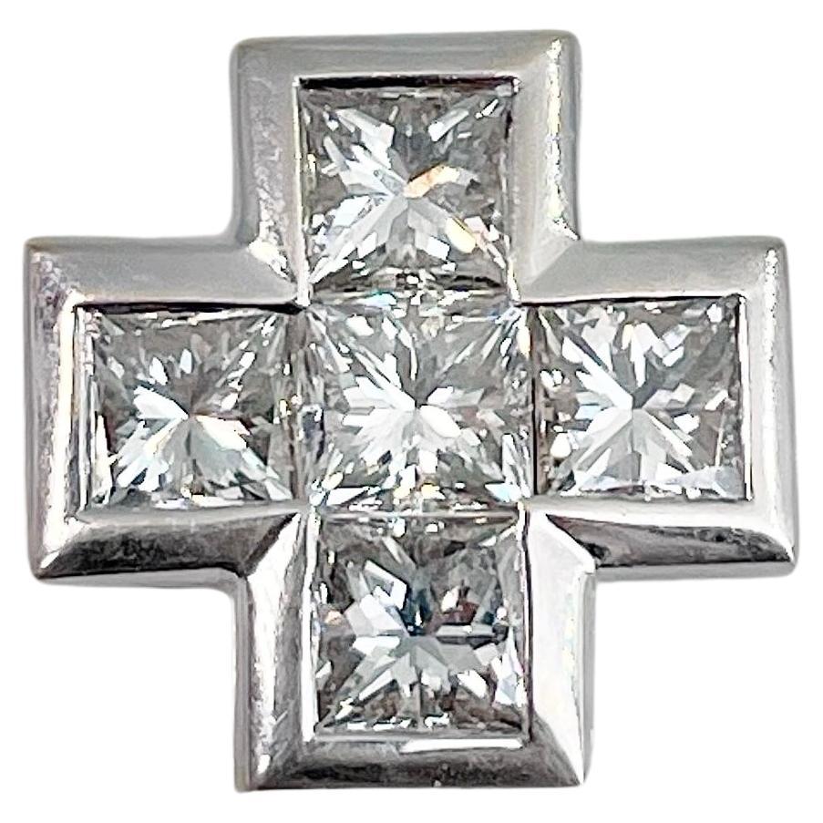 The Moderns Or 14 Karat TW 1.35 Carat VVS-VS Pendentif Croix diamant taille princesse en vente