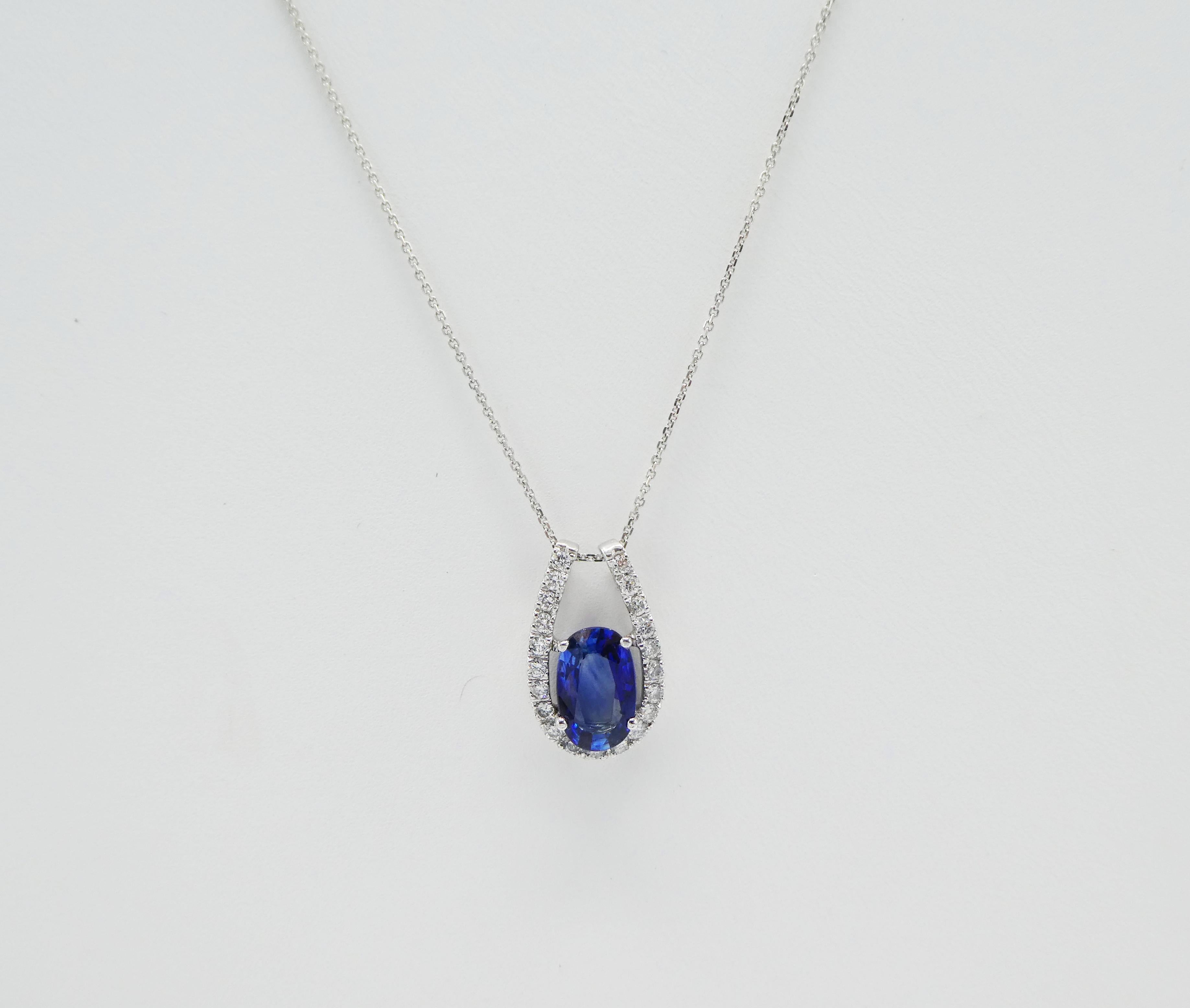 Modern 14 Karat White Gold Diamond and Blue Sapphire Drop Pendant Necklace 4