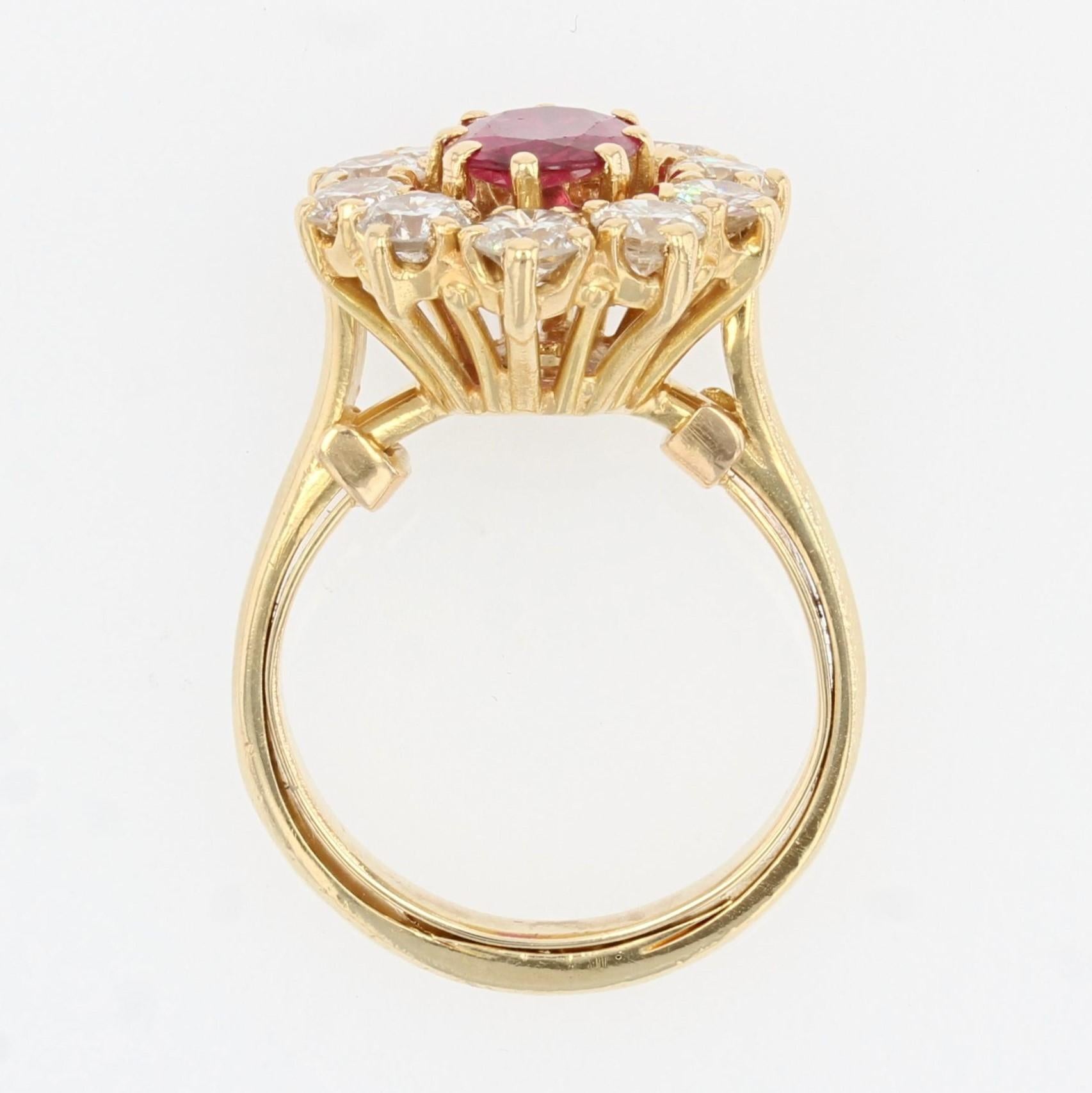 Modern 1.40 Carat Ruby Diamonds 18 Karat Yellow Gold Daisy Ring For Sale 6